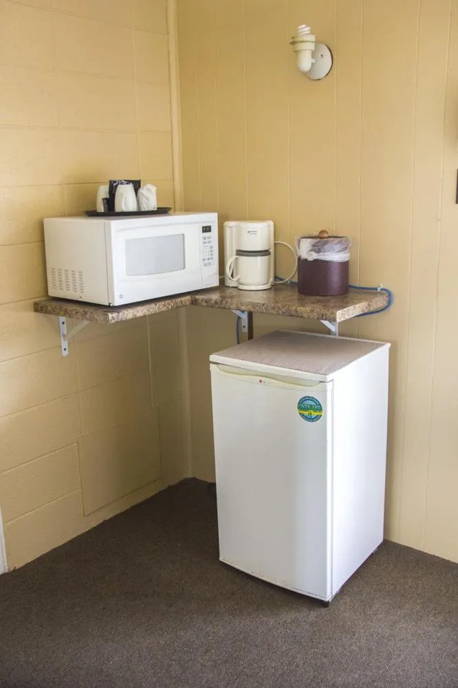 Coffee/tea facilities in Riverview Motel