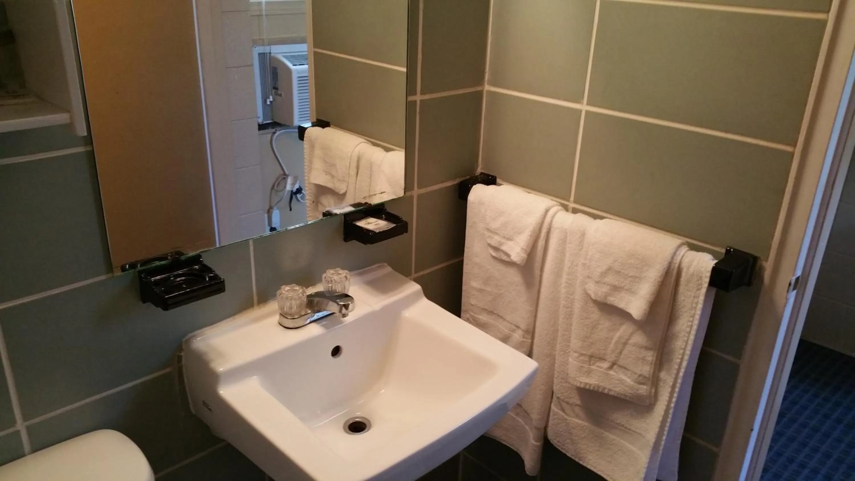 Bathroom in Riverview Motel