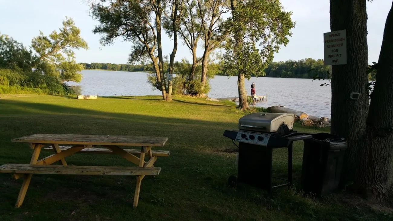 Garden in Riverview Motel