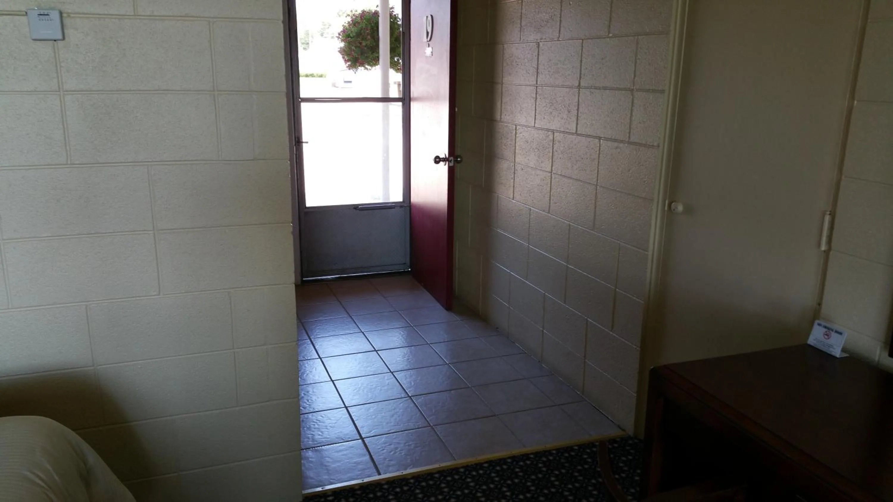 Facade/entrance in Riverview Motel