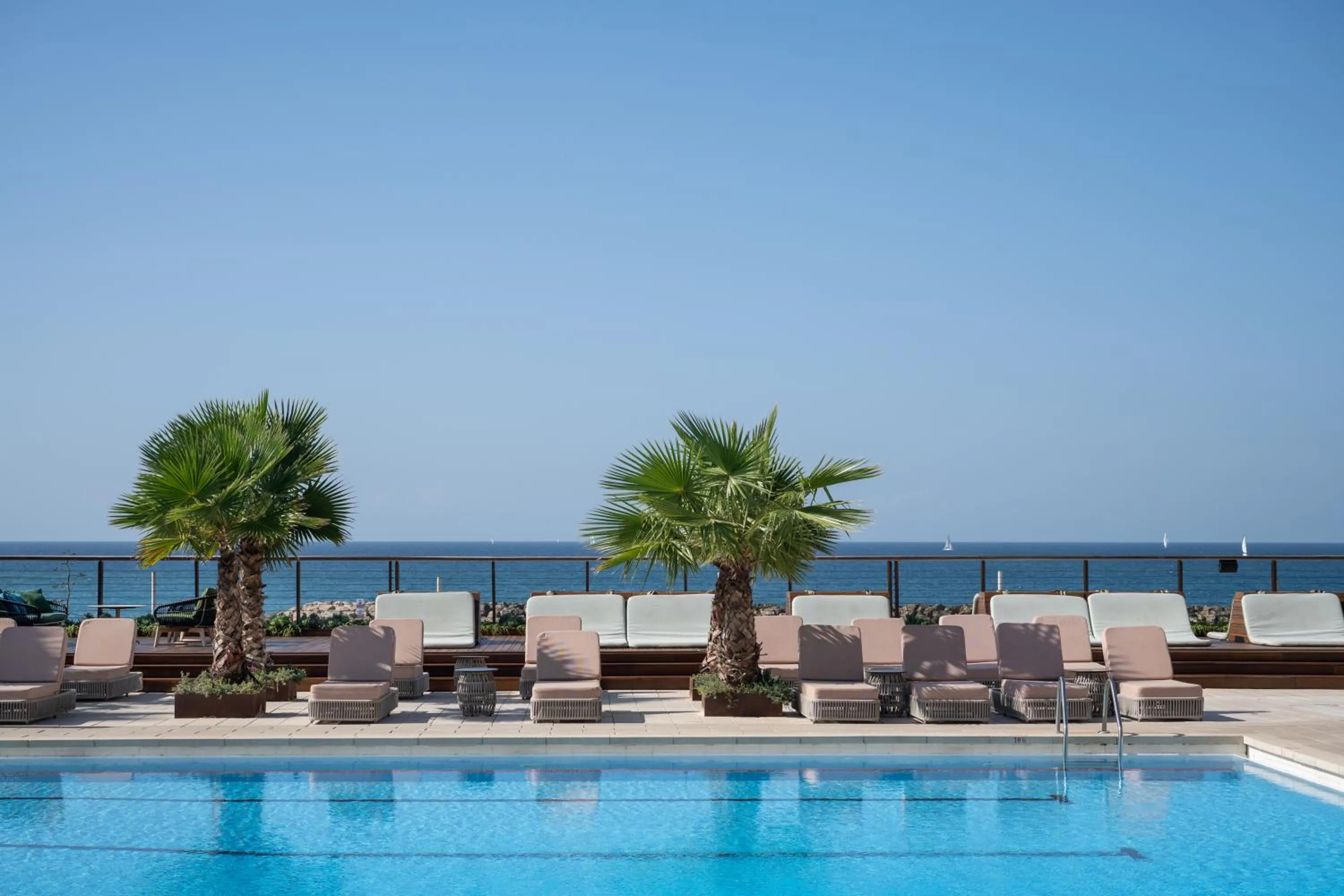 Swimming pool in Dan Accadia Herzliya Hotel