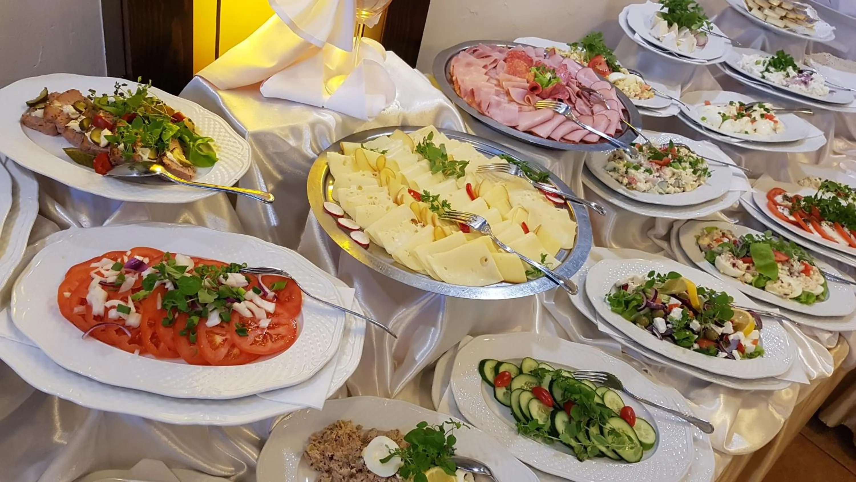 Buffet breakfast in Hotel Retman