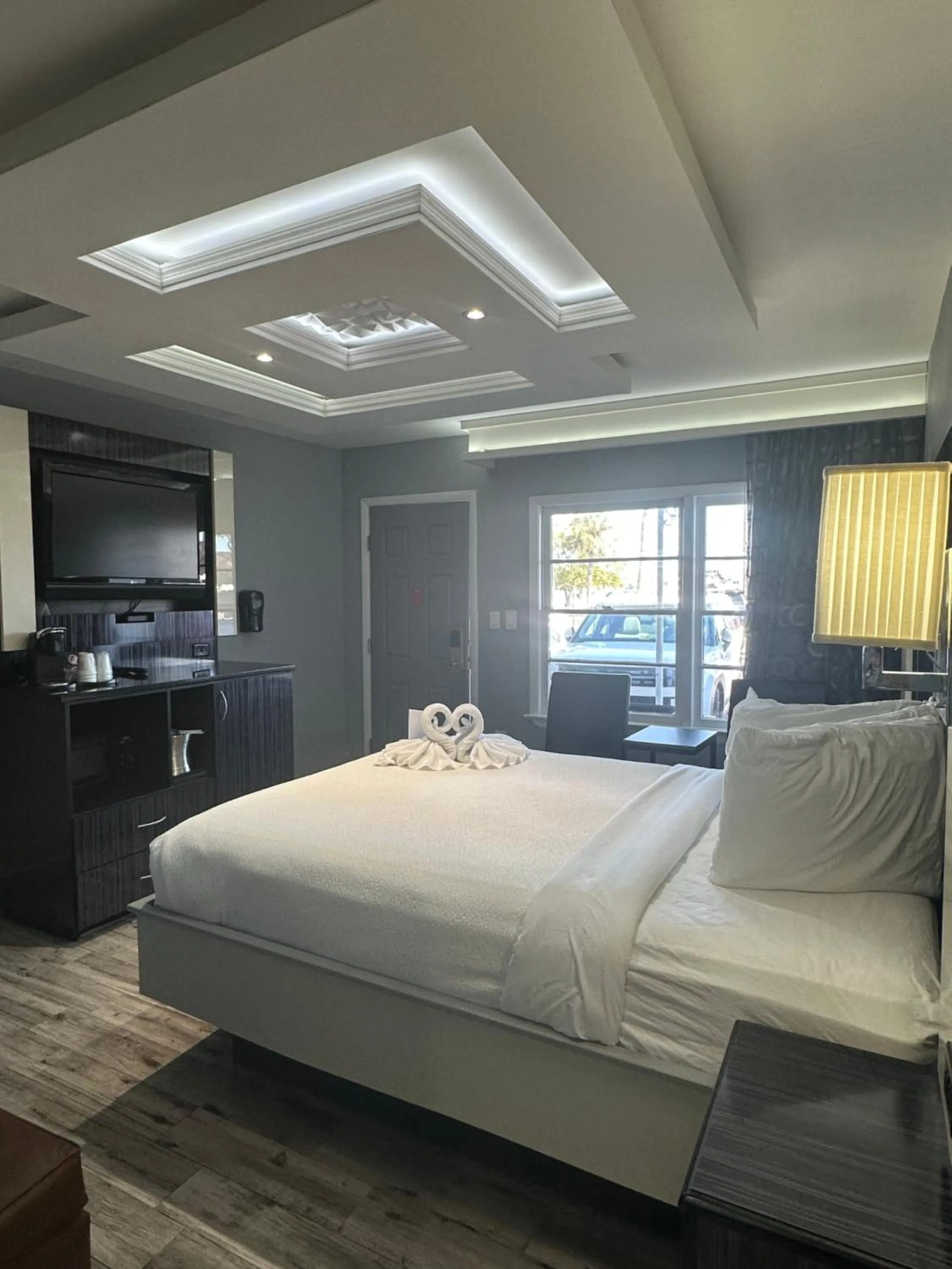 Bed in Historic Waterfront Marion Motor Lodge in downtown St Augustine