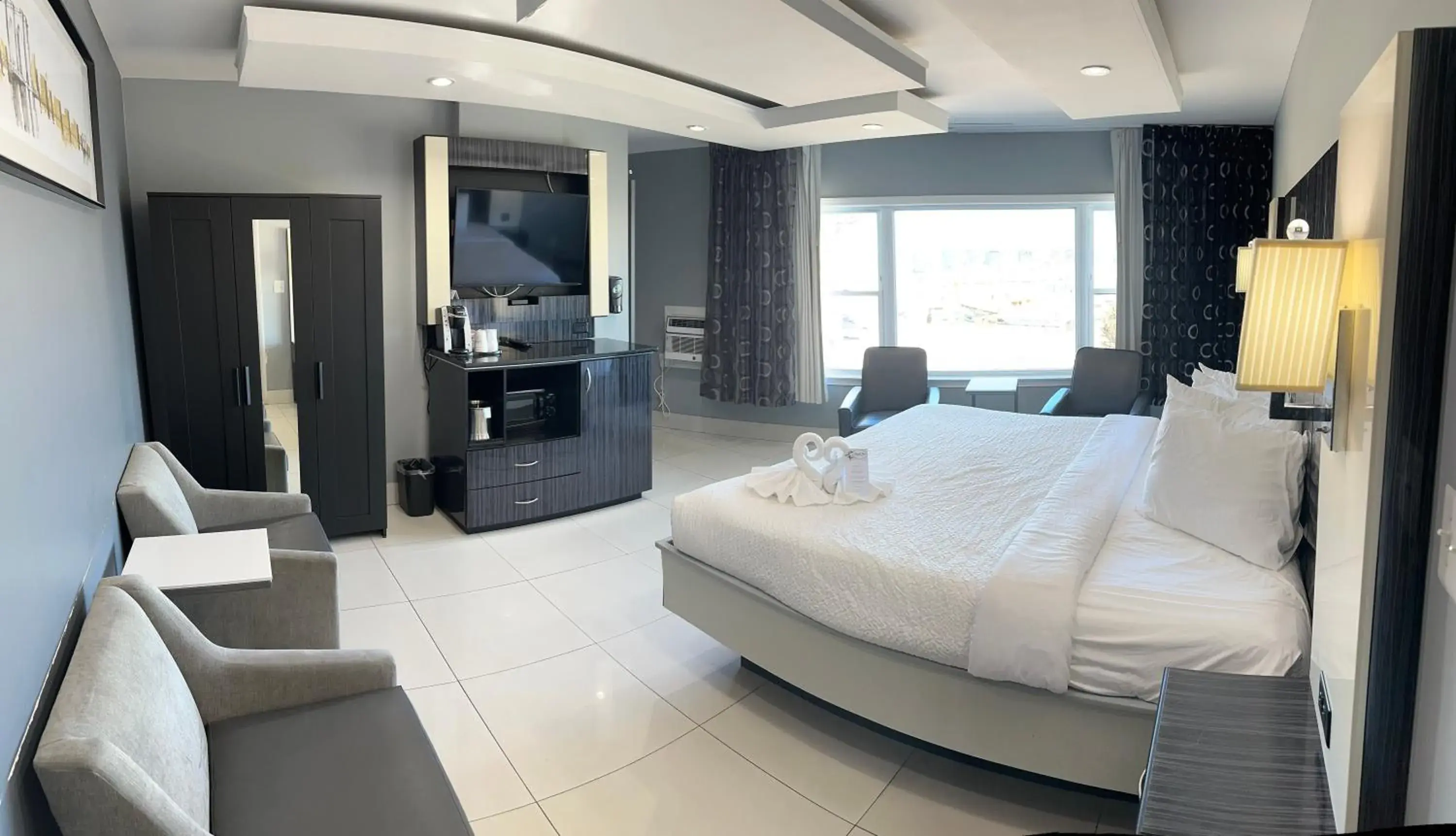 Superior King Room in Historic Waterfront Marion Motor Lodge in downtown St Augustine Superior King Room in Historic Waterfront Marion Motor Lodge in downtown St Augustine