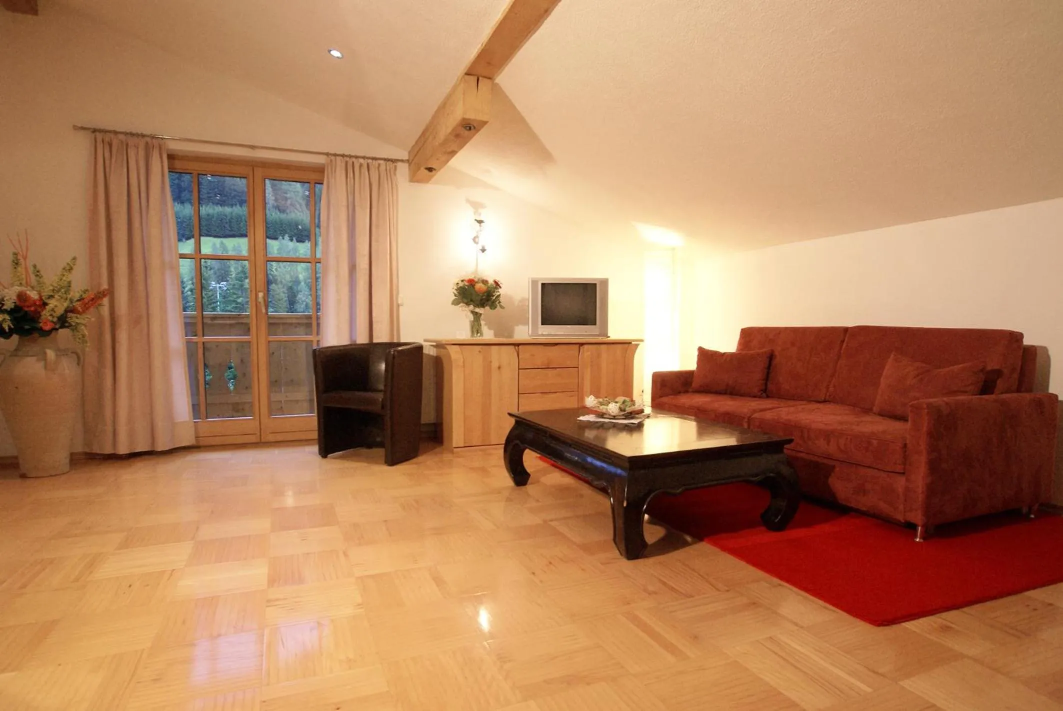 Photo of the whole room in Hotel Garni Rauch