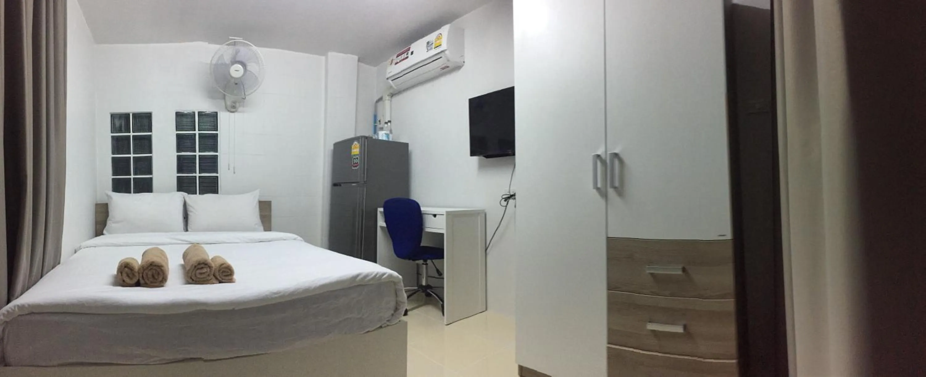 Bedroom, Bed in Room58