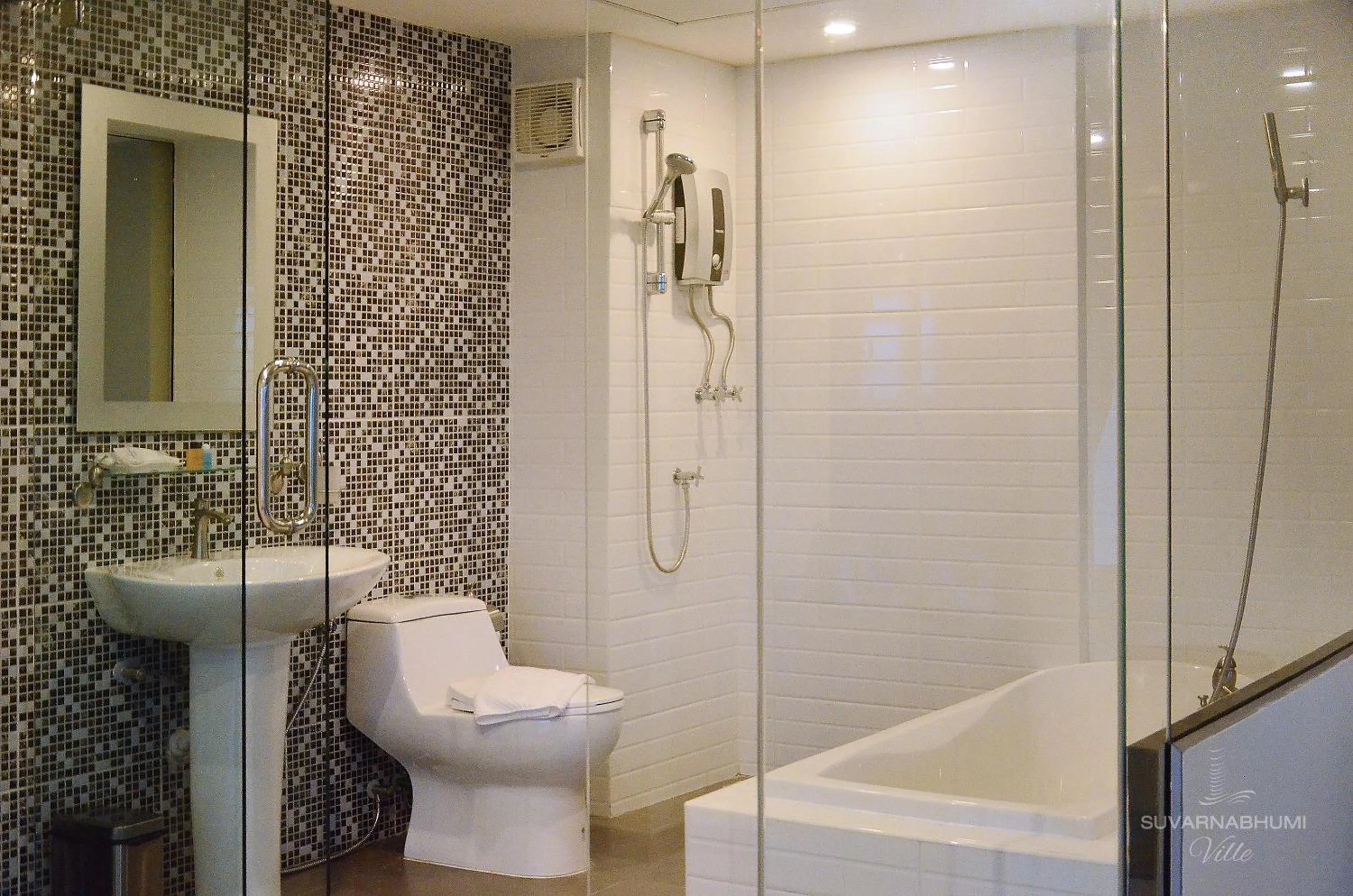 Bathroom in Suvarnabhumi Ville Airport Hotel