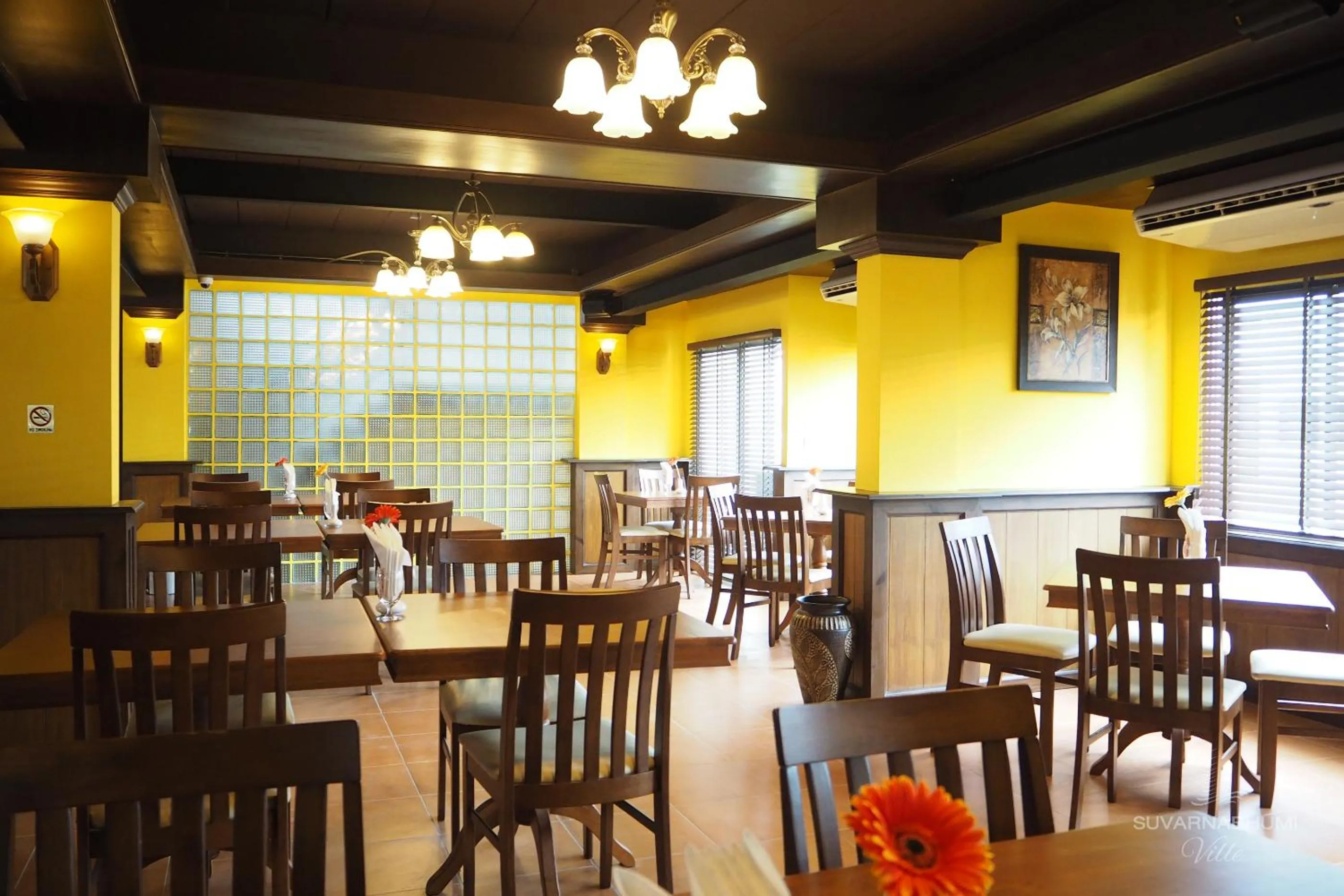 Restaurant/places to eat in Suvarnabhumi Ville Airport Hotel