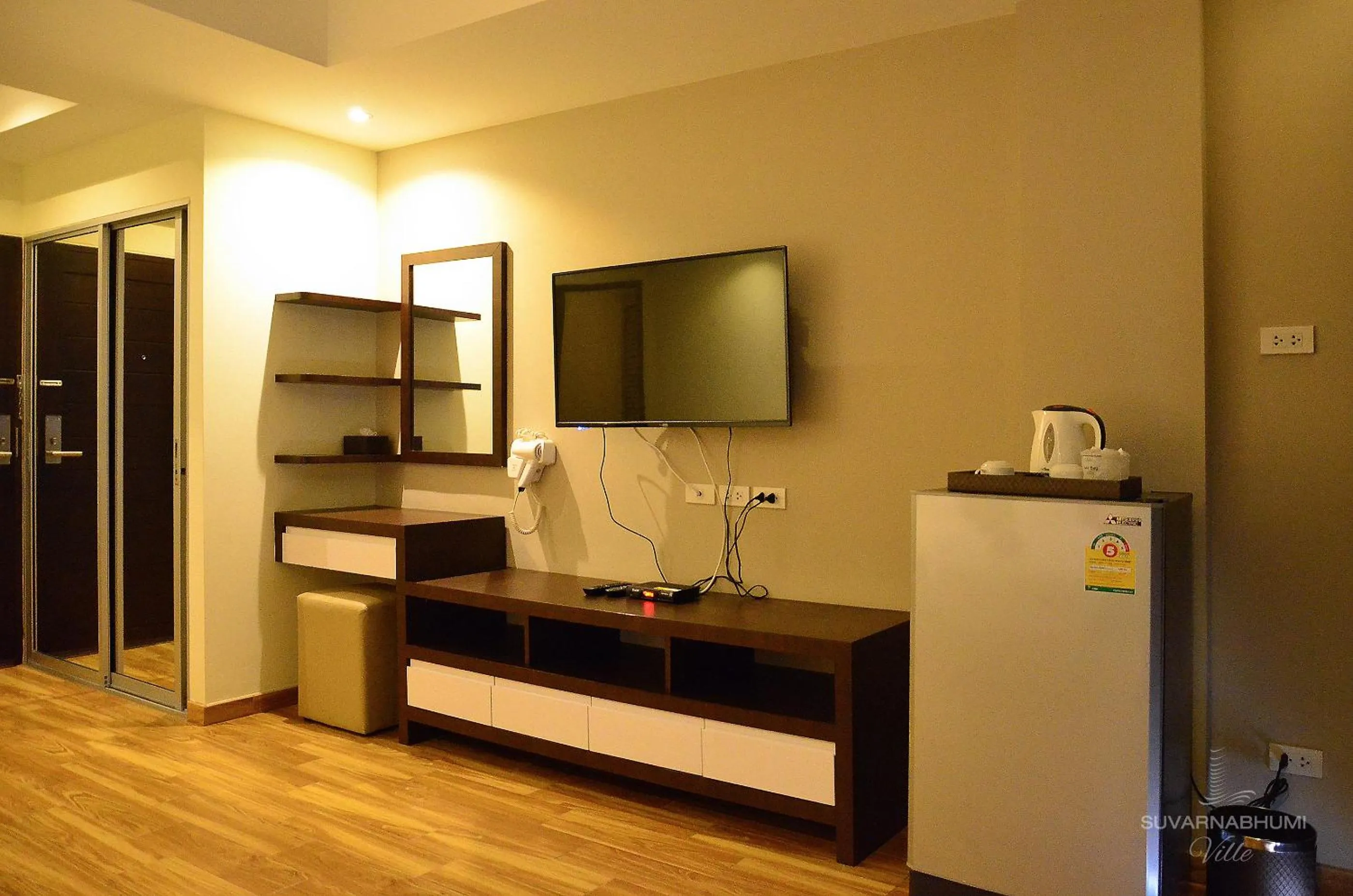 TV and multimedia in Suvarnabhumi Ville Airport Hotel