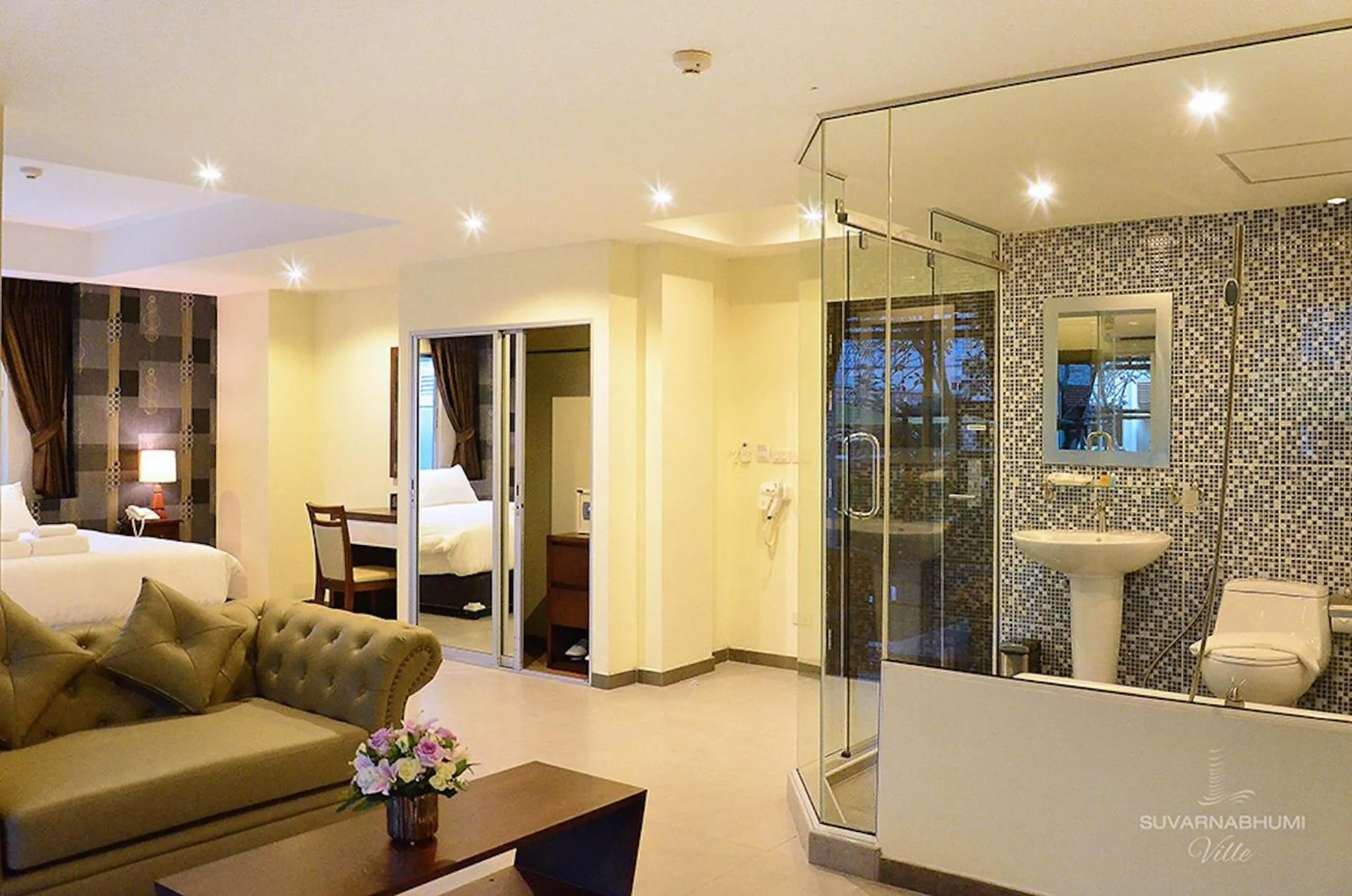 Bathroom, Bed in Suvarnabhumi Ville Airport Hotel