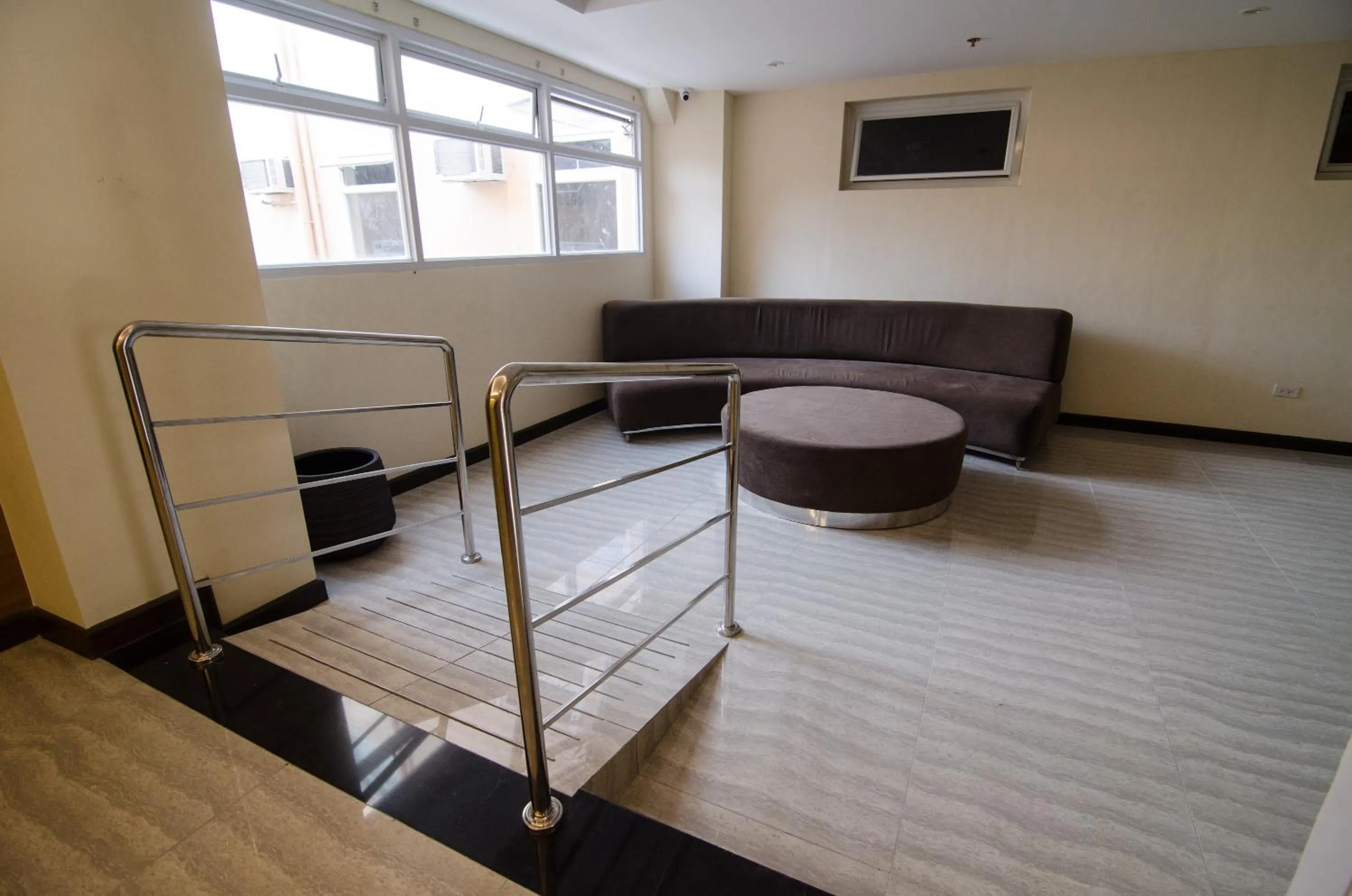 Seating area in Madison Hotel PHL