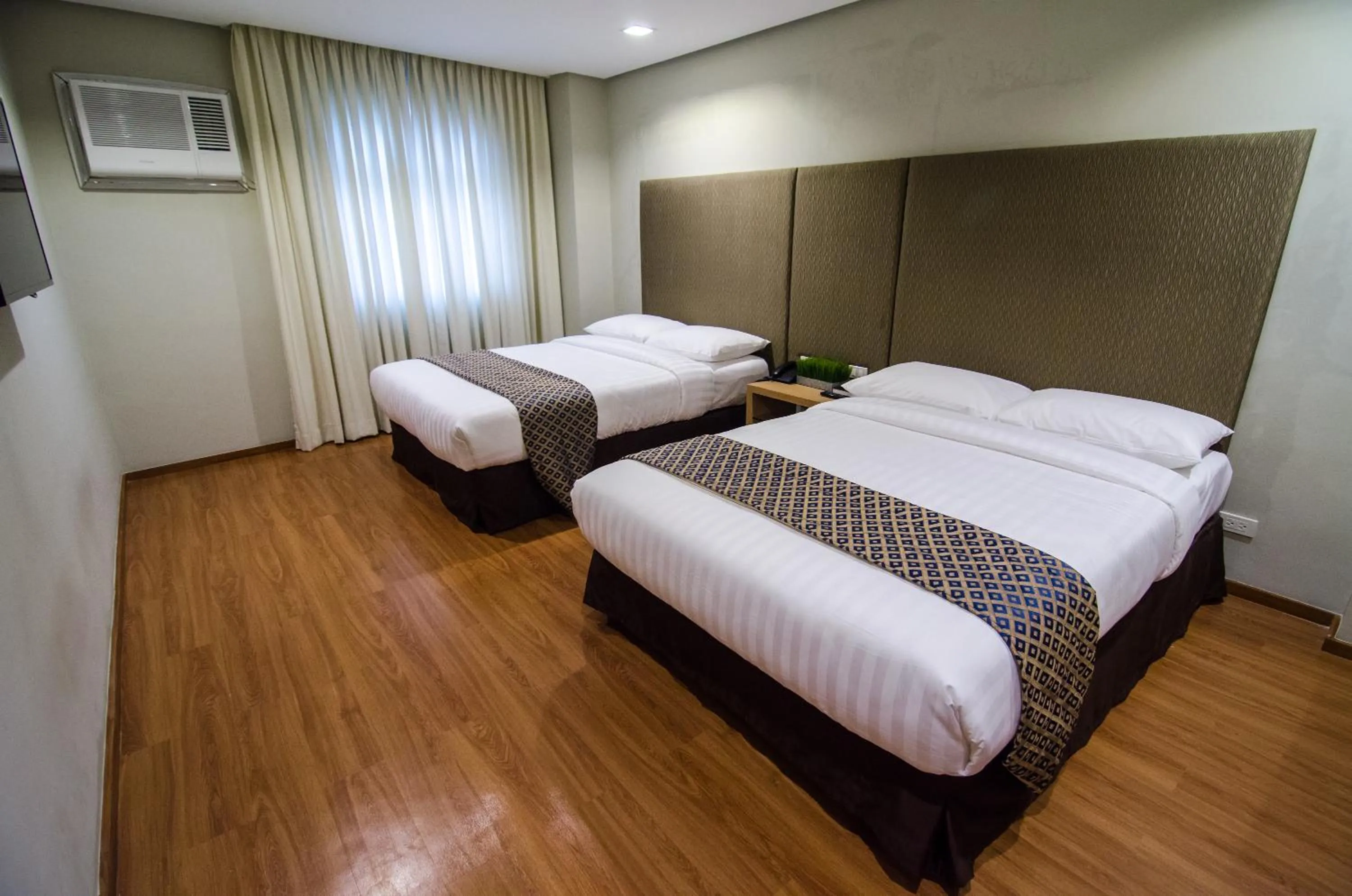 Bedroom, Bed in Madison Hotel PHL