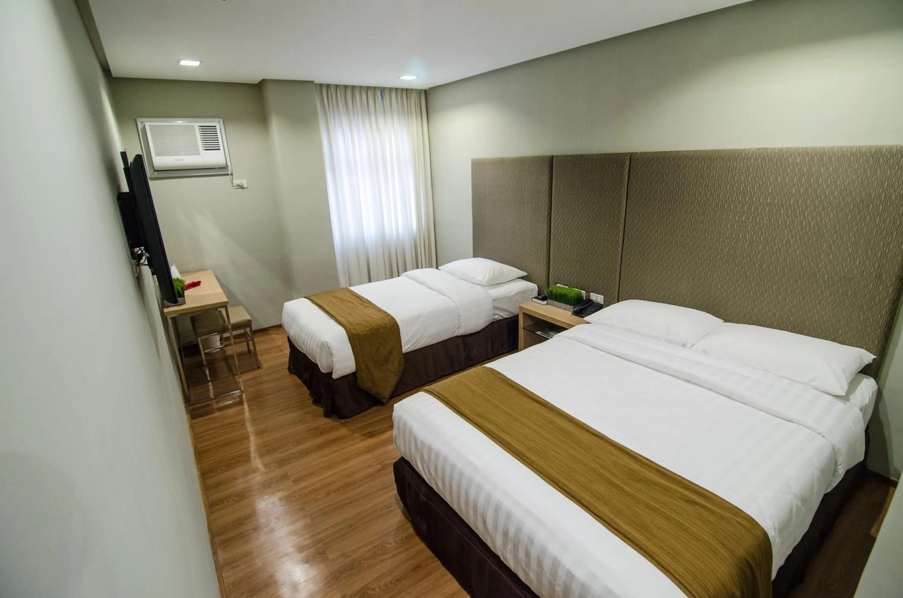 Bedroom, Bed in Madison Hotel PHL