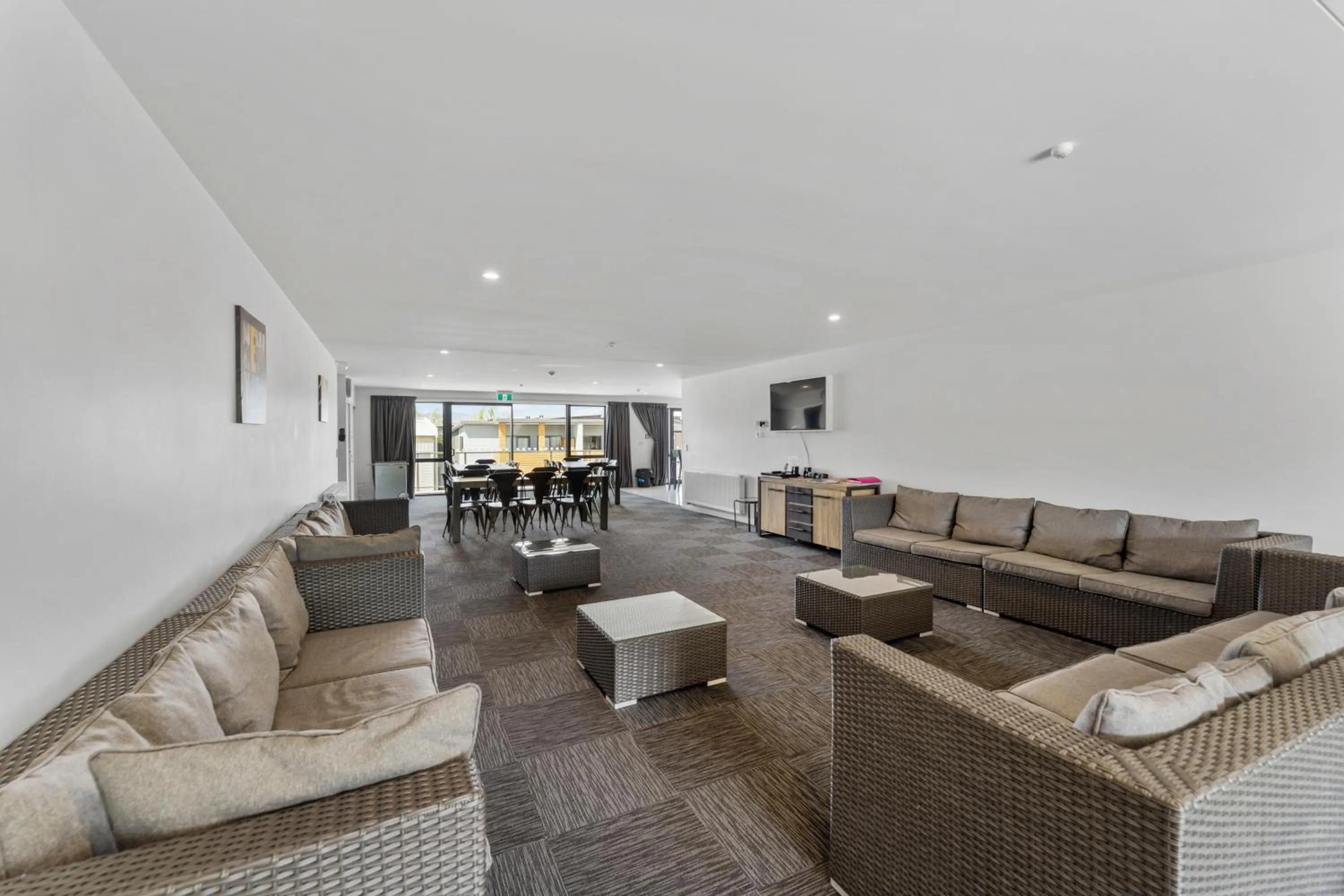 Communal lounge/ TV room in Falcon's Nest