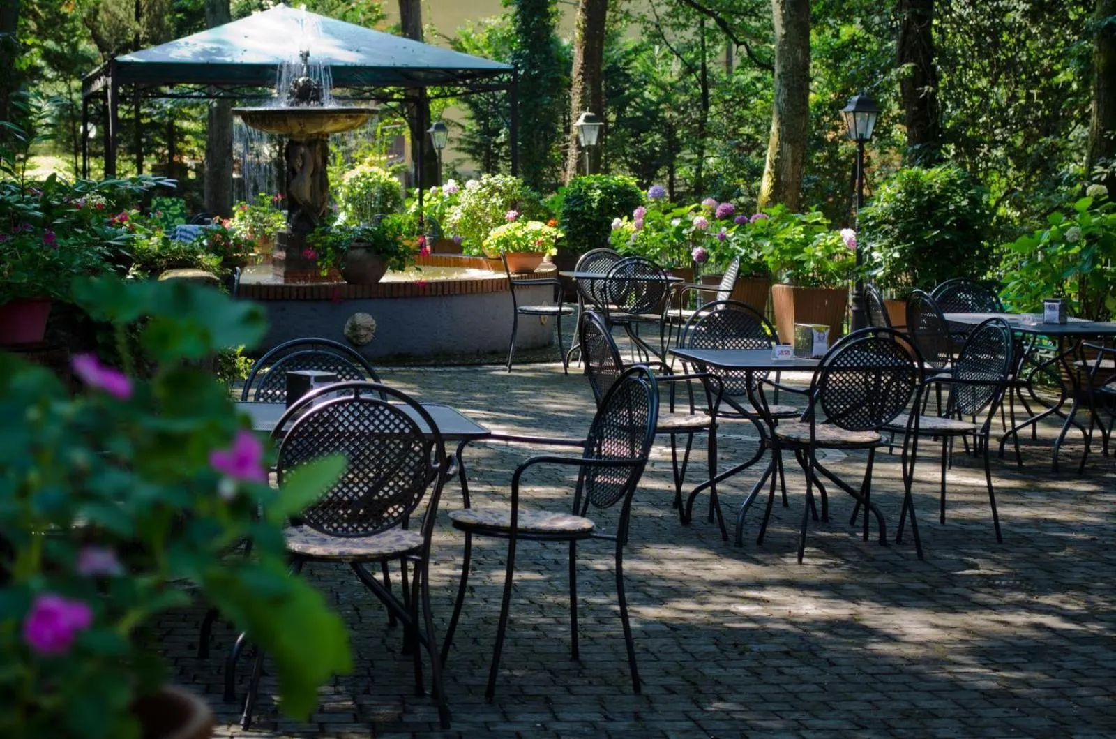 Facade/entrance in Miralago