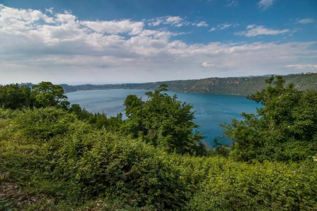 Lake view in Miralago