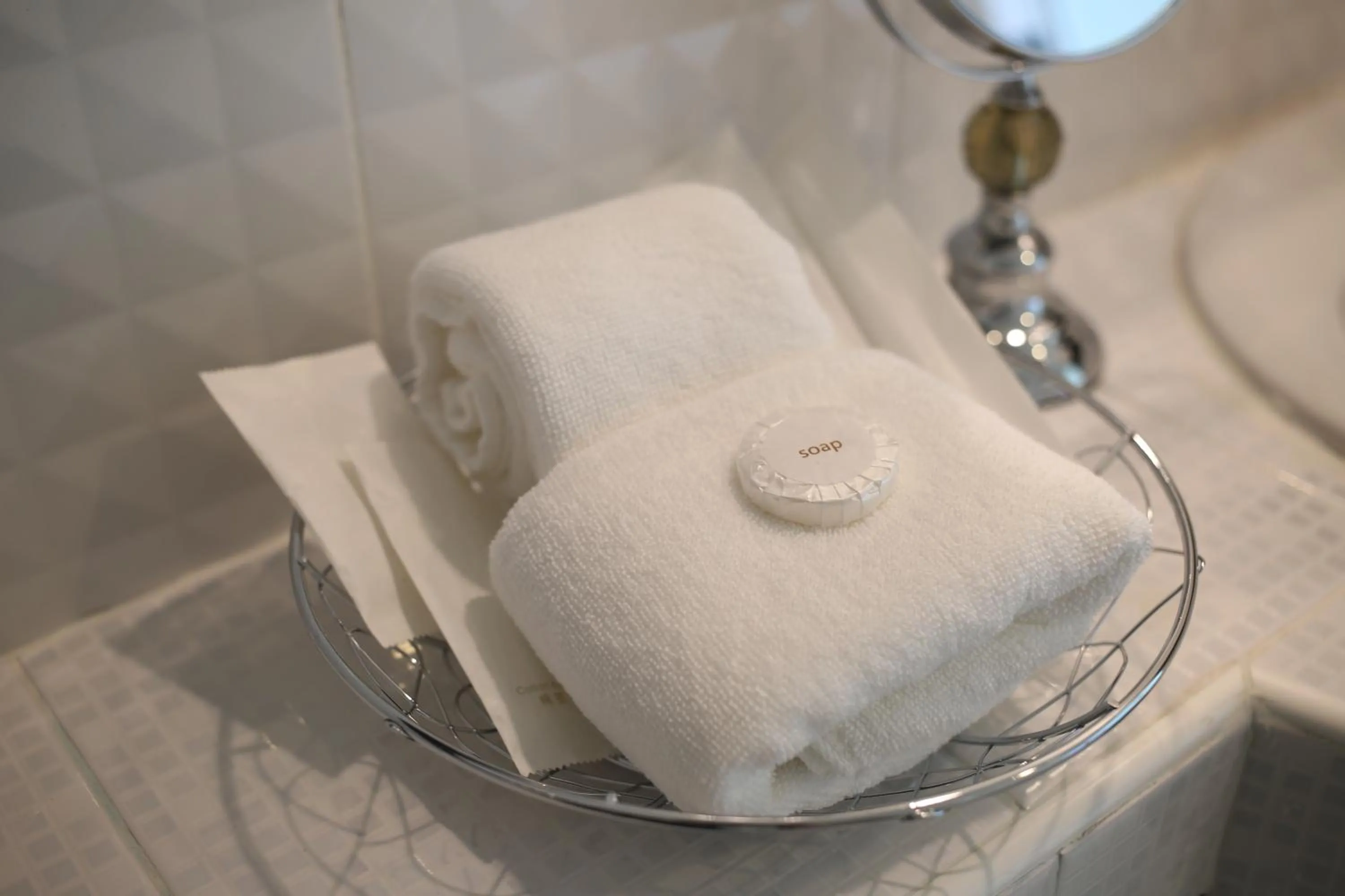 Photo of the whole room in RoomQuest Suvarnabhumi Airport Romklao Soi 6