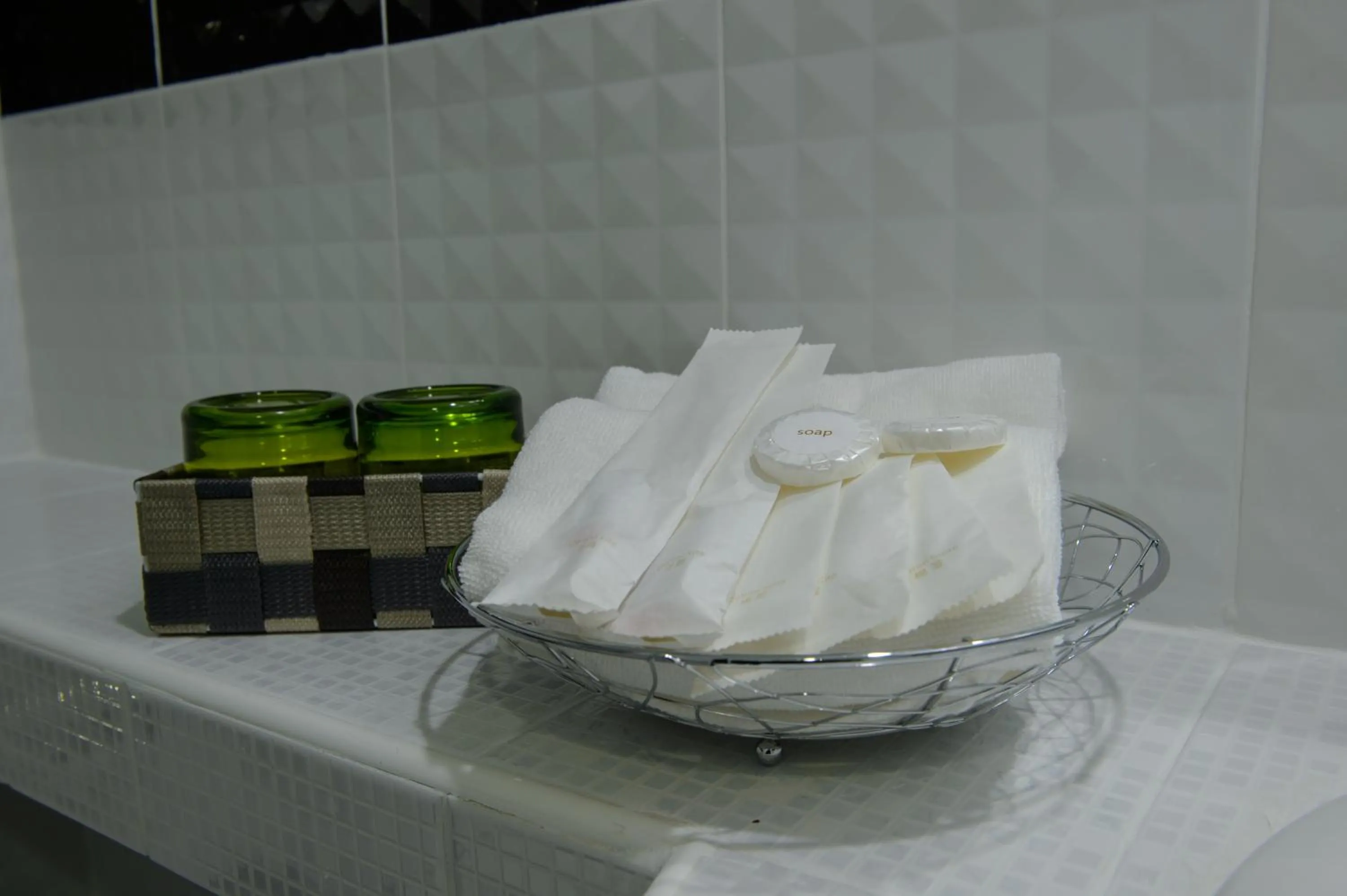 Photo of the whole room in RoomQuest Suvarnabhumi Airport Romklao Soi 6