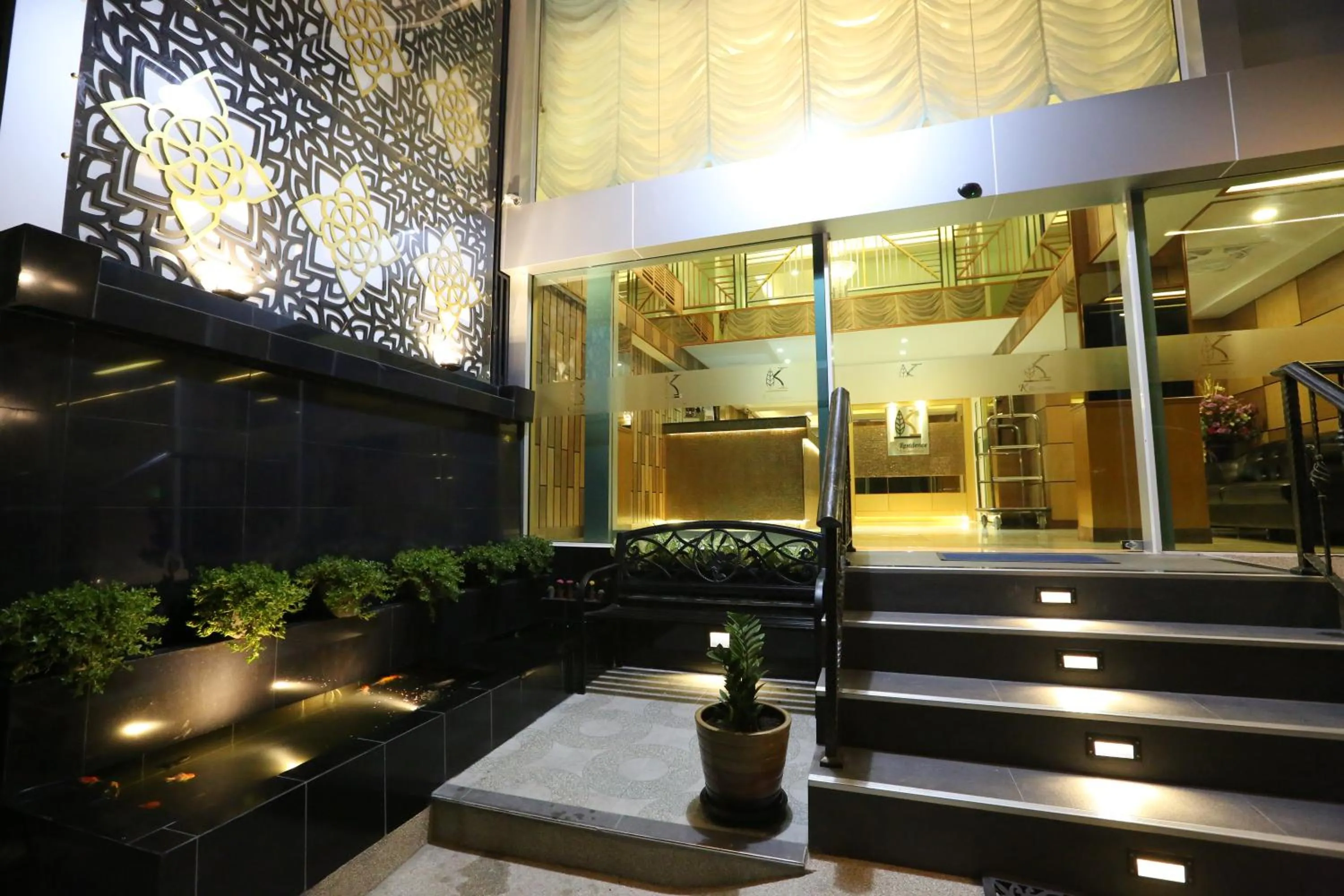 Facade/entrance in RoomQuest Suvarnabhumi Airport Romklao Soi 6