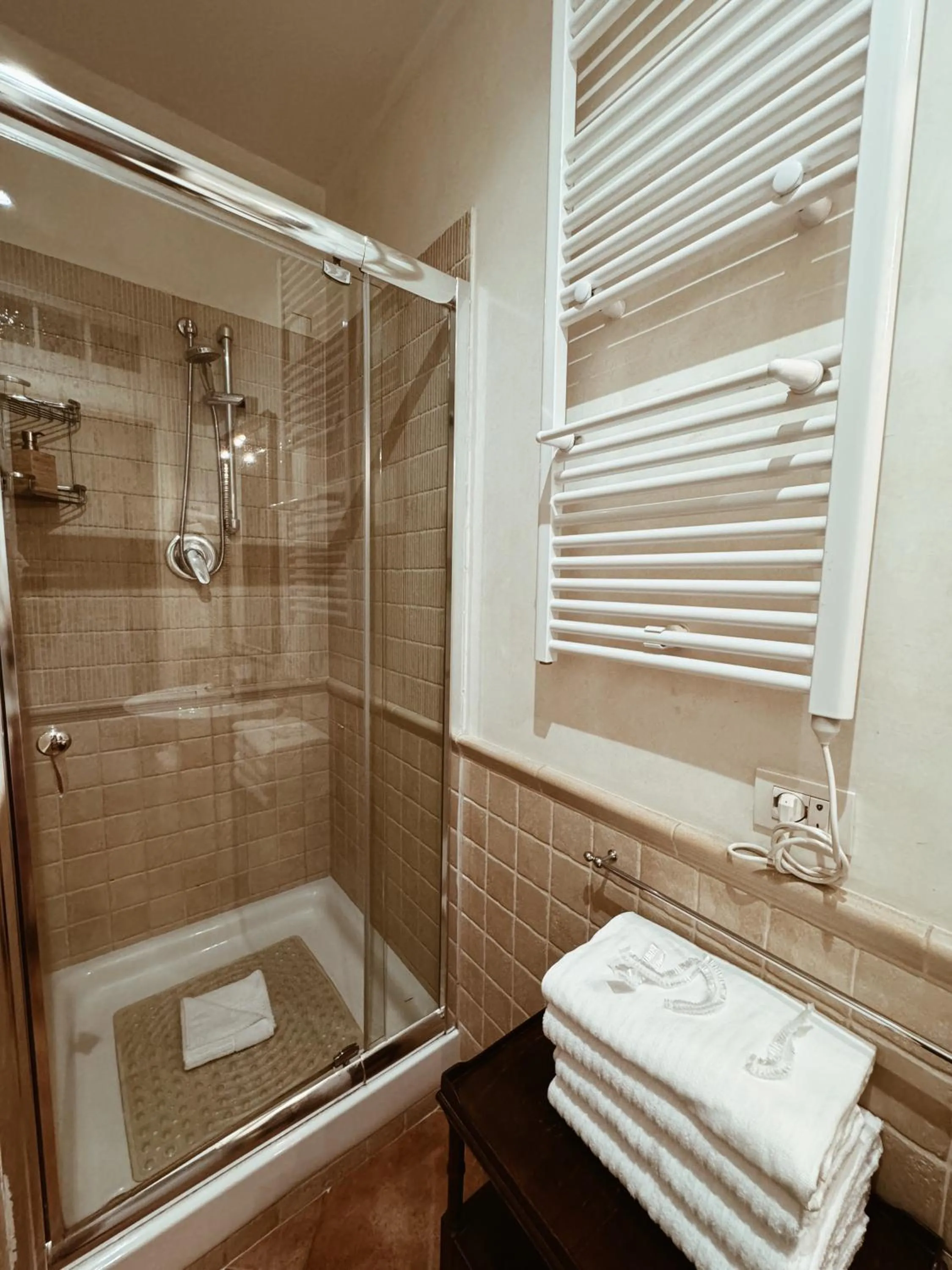 Shower in Residenza Sciarra B&B