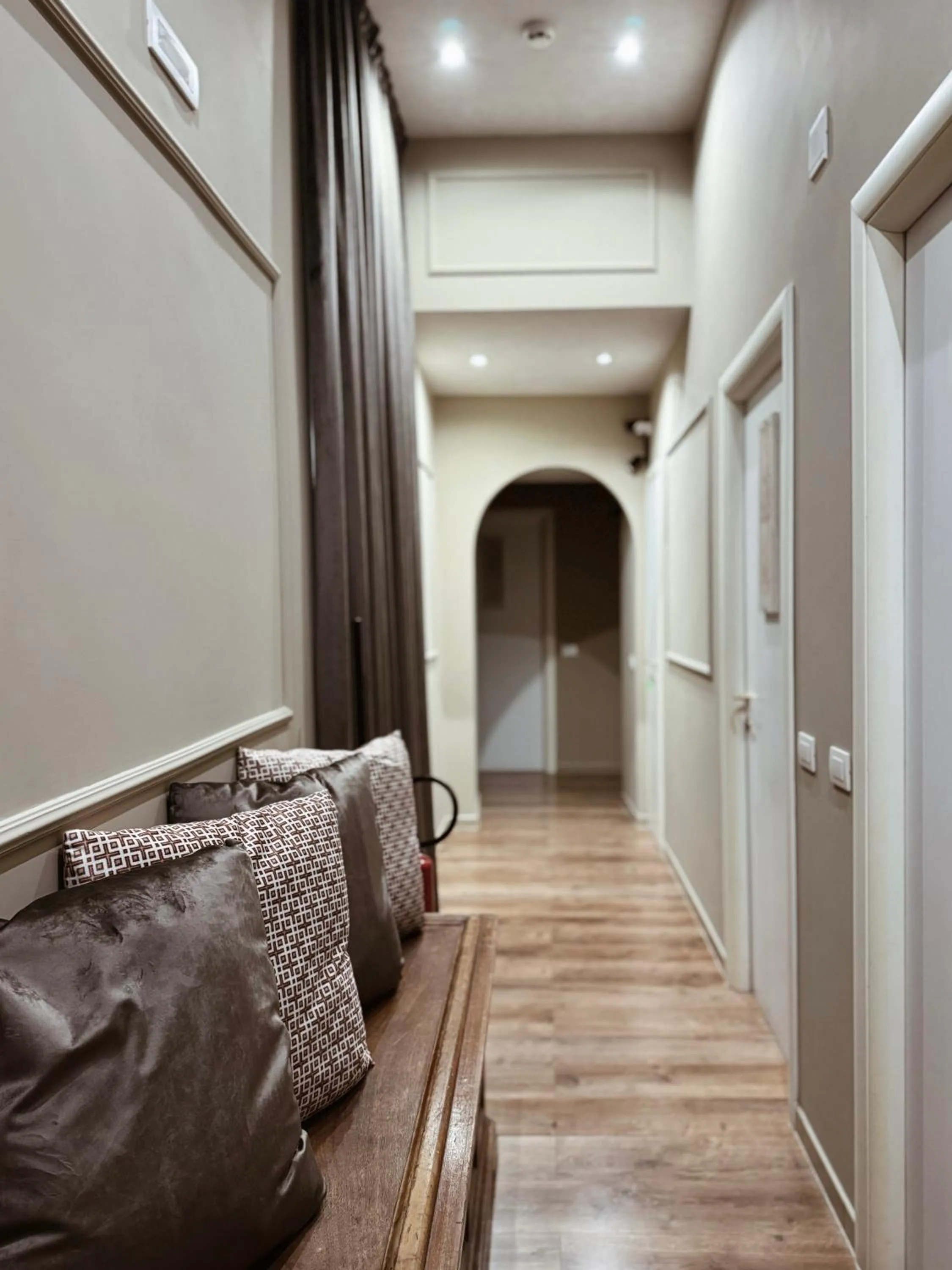 Decorative detail in Residenza Sciarra Suites