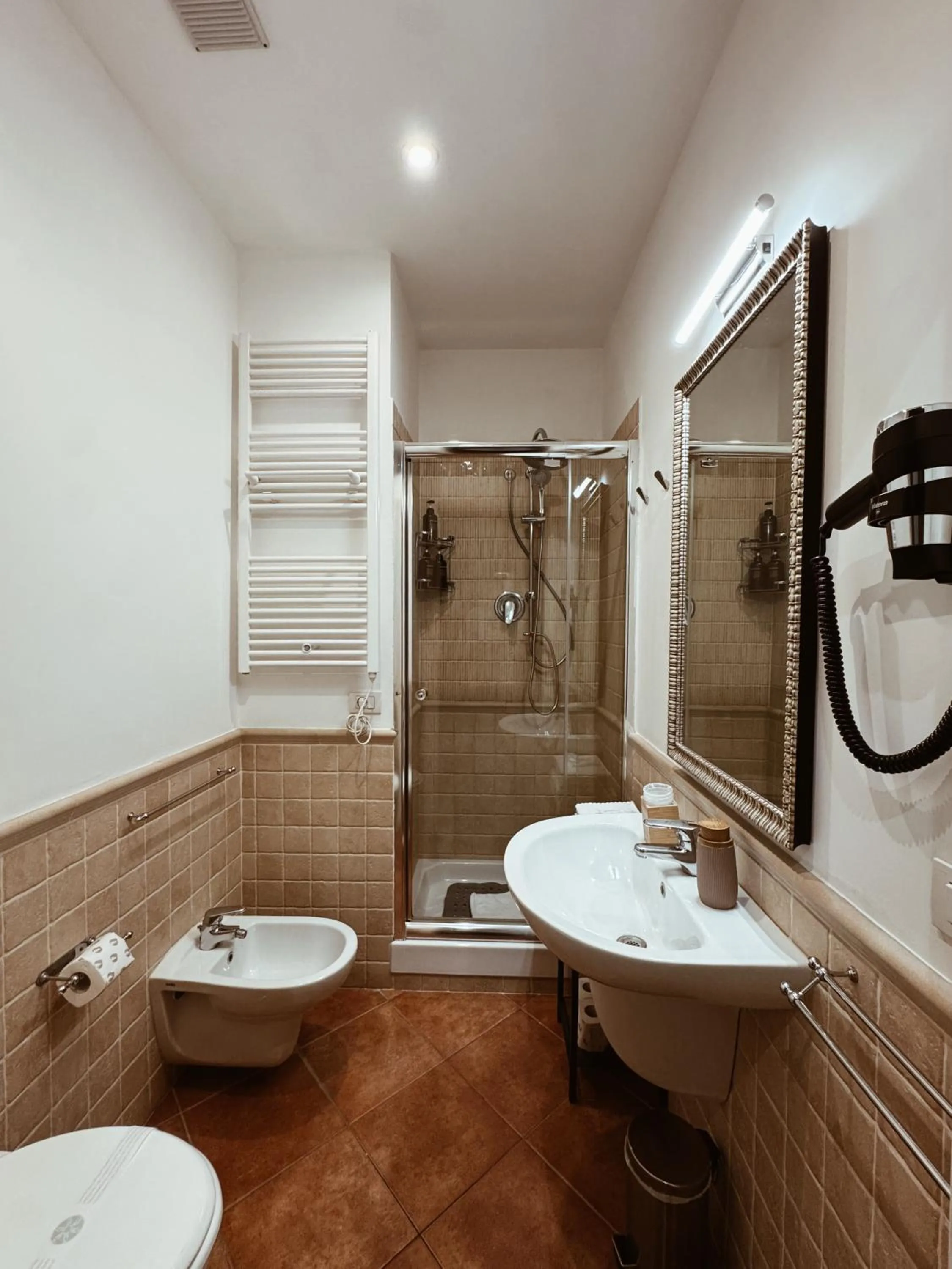 Shower in Residenza Sciarra Suites