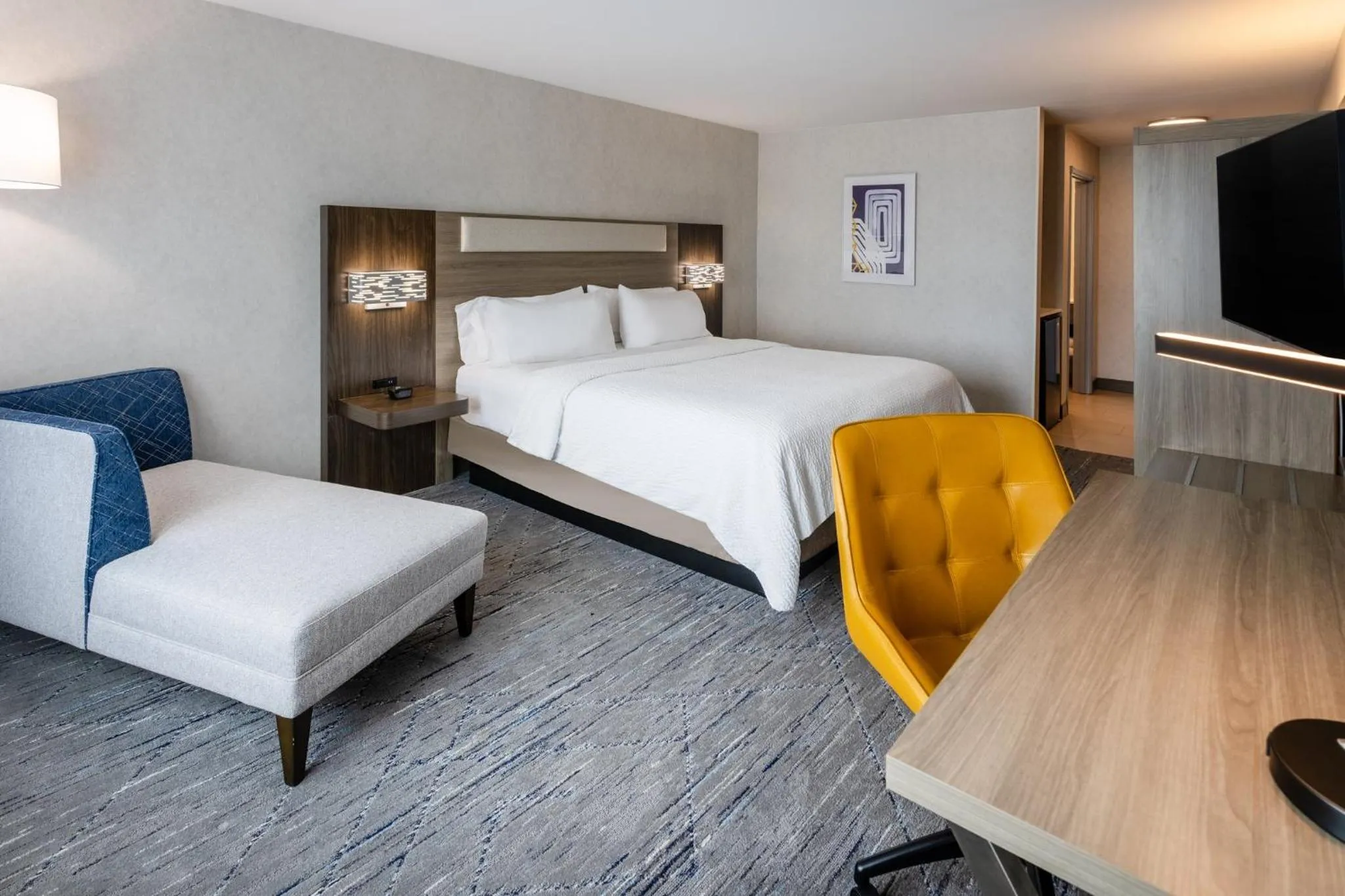 Photo of the whole room, Bed in Holiday Inn Express & Suites Dewitt - Syracuse by IHG