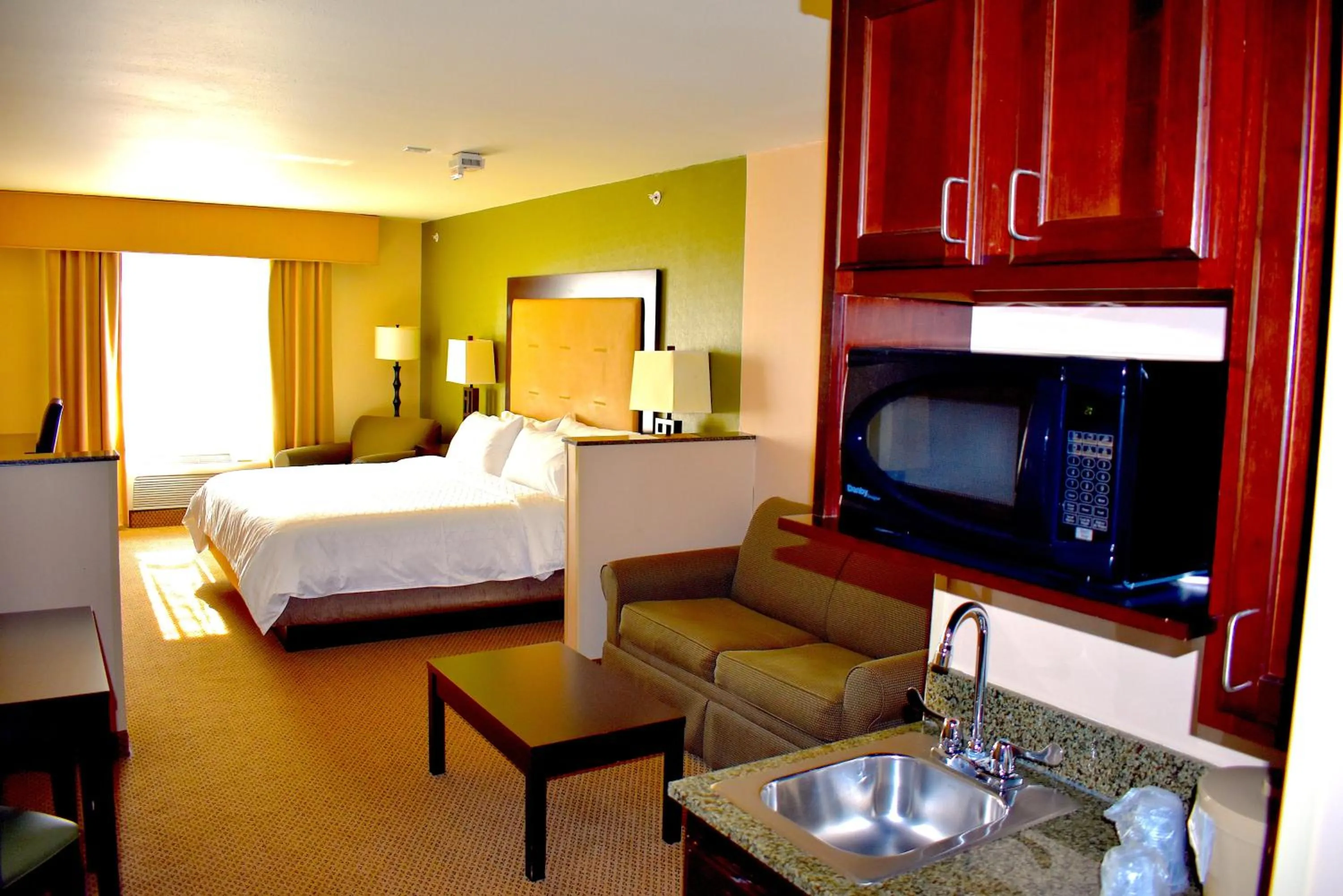 Photo of the whole room, Bed in Holiday Inn Express & Suites Dewitt - Syracuse by IHG