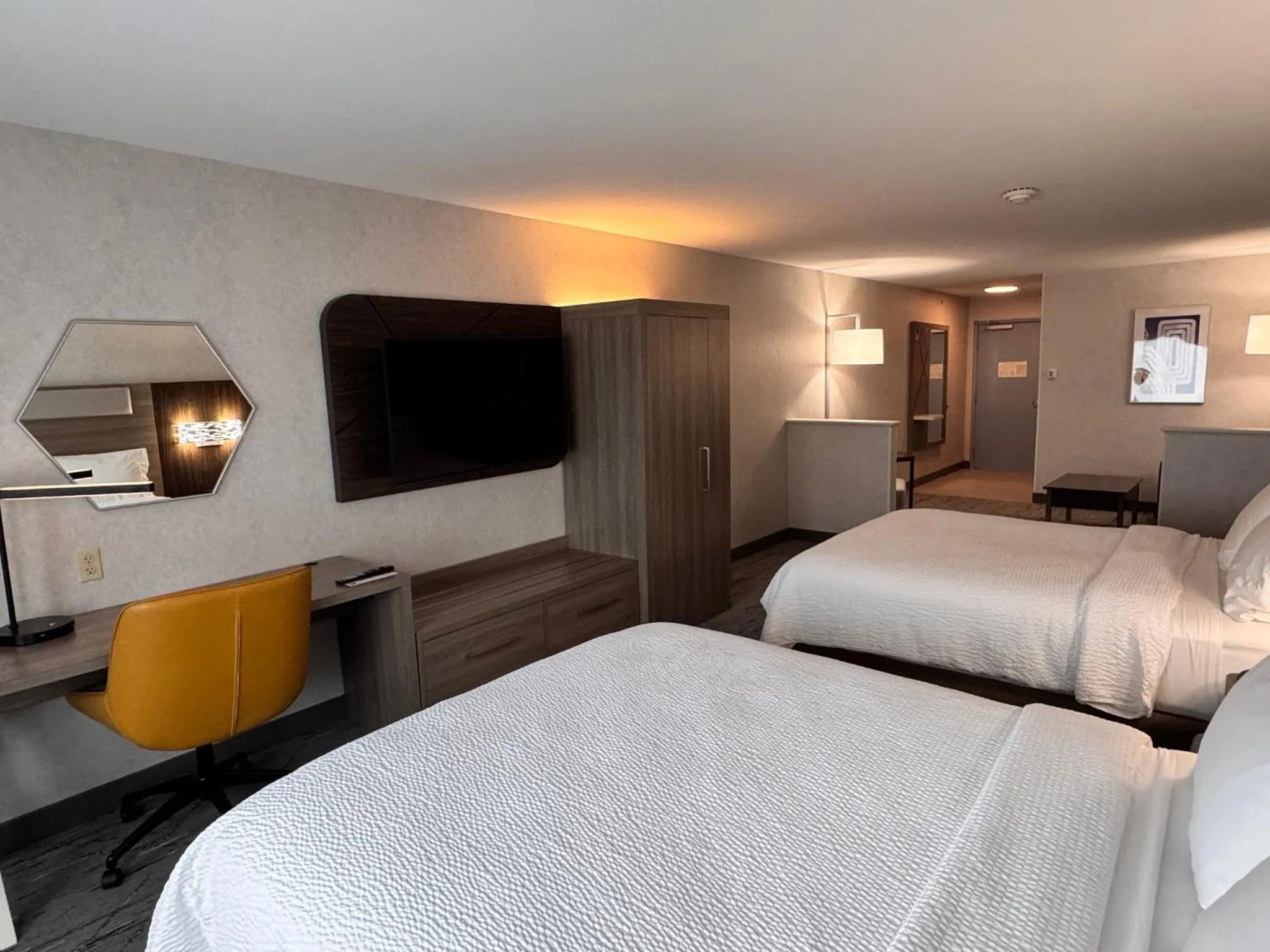 Photo of the whole room, Bed in Holiday Inn Express & Suites Dewitt - Syracuse by IHG