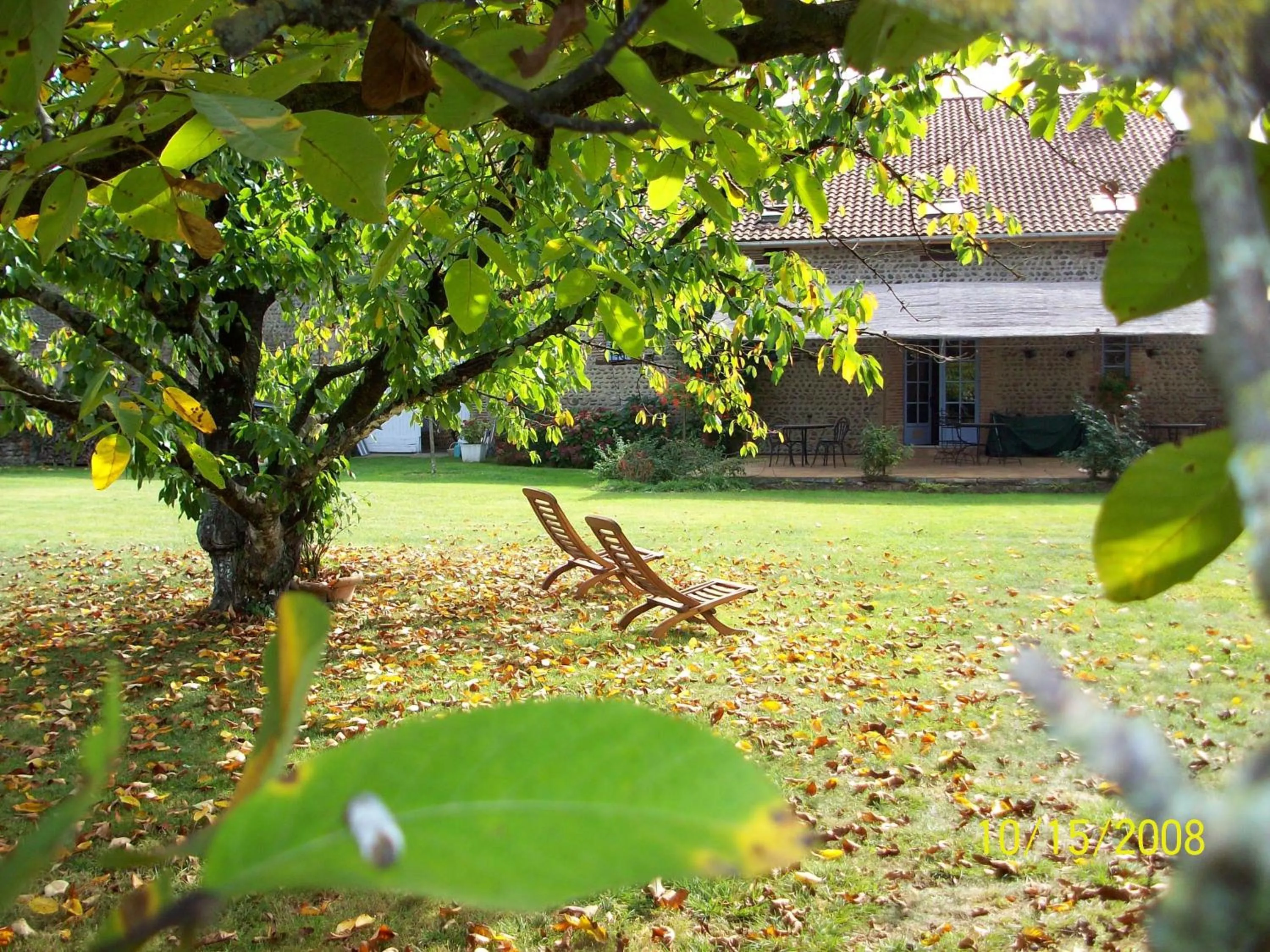 Garden view in La Maison d'Anais