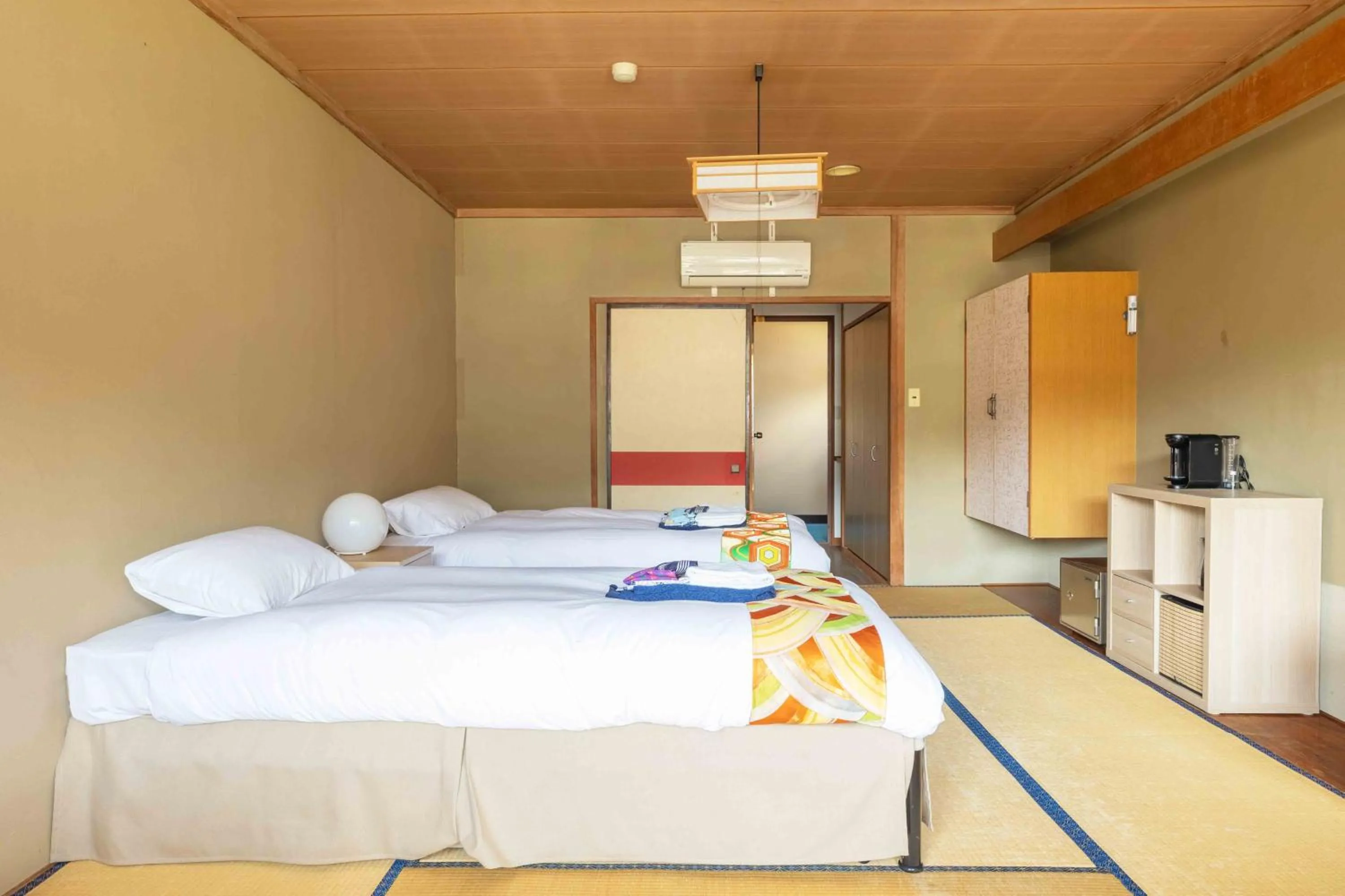 Bed in Nozawa View Hotel Shimataya