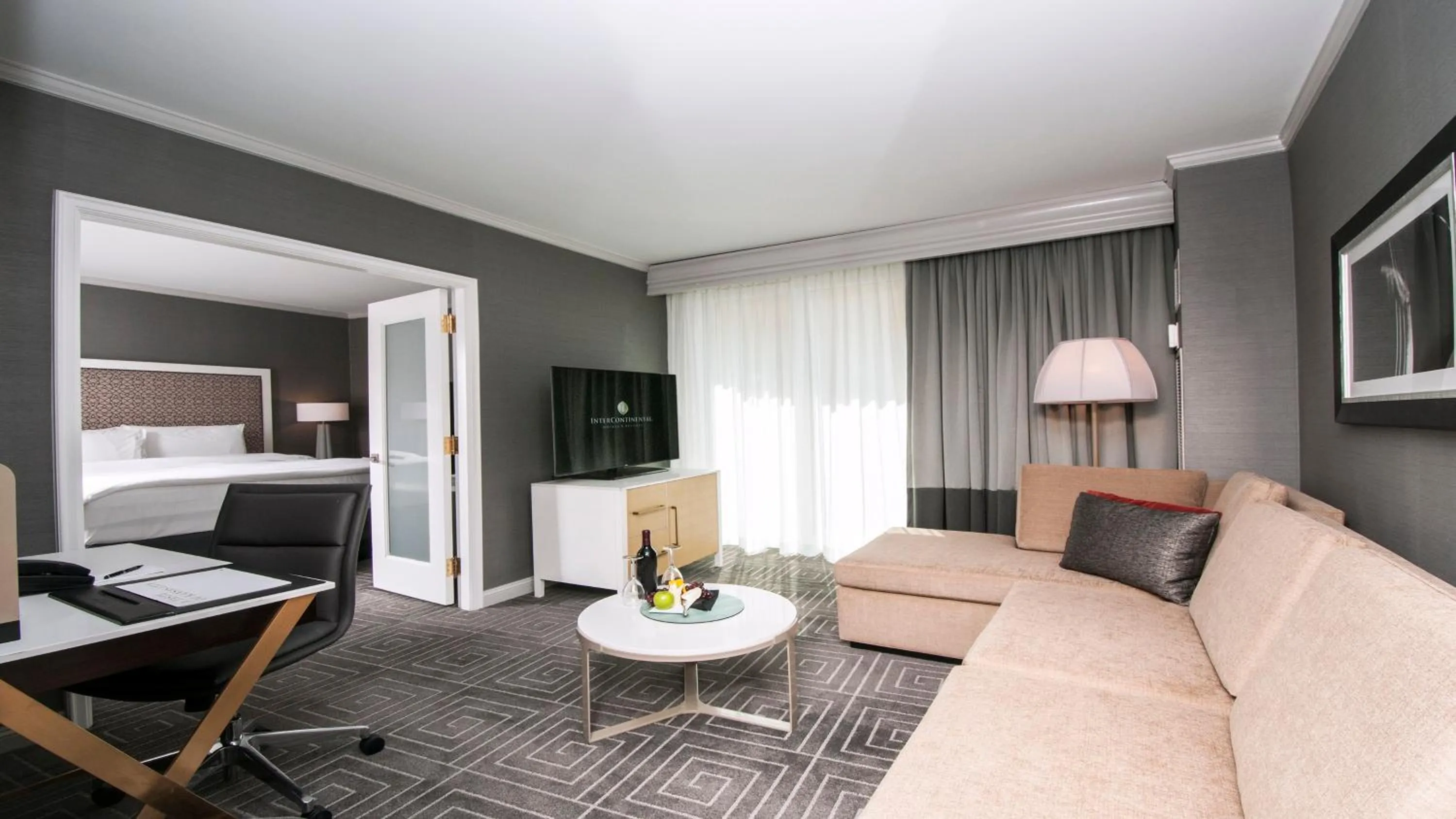 Photo of the whole room in InterContinental Kansas City at the Plaza by IHG