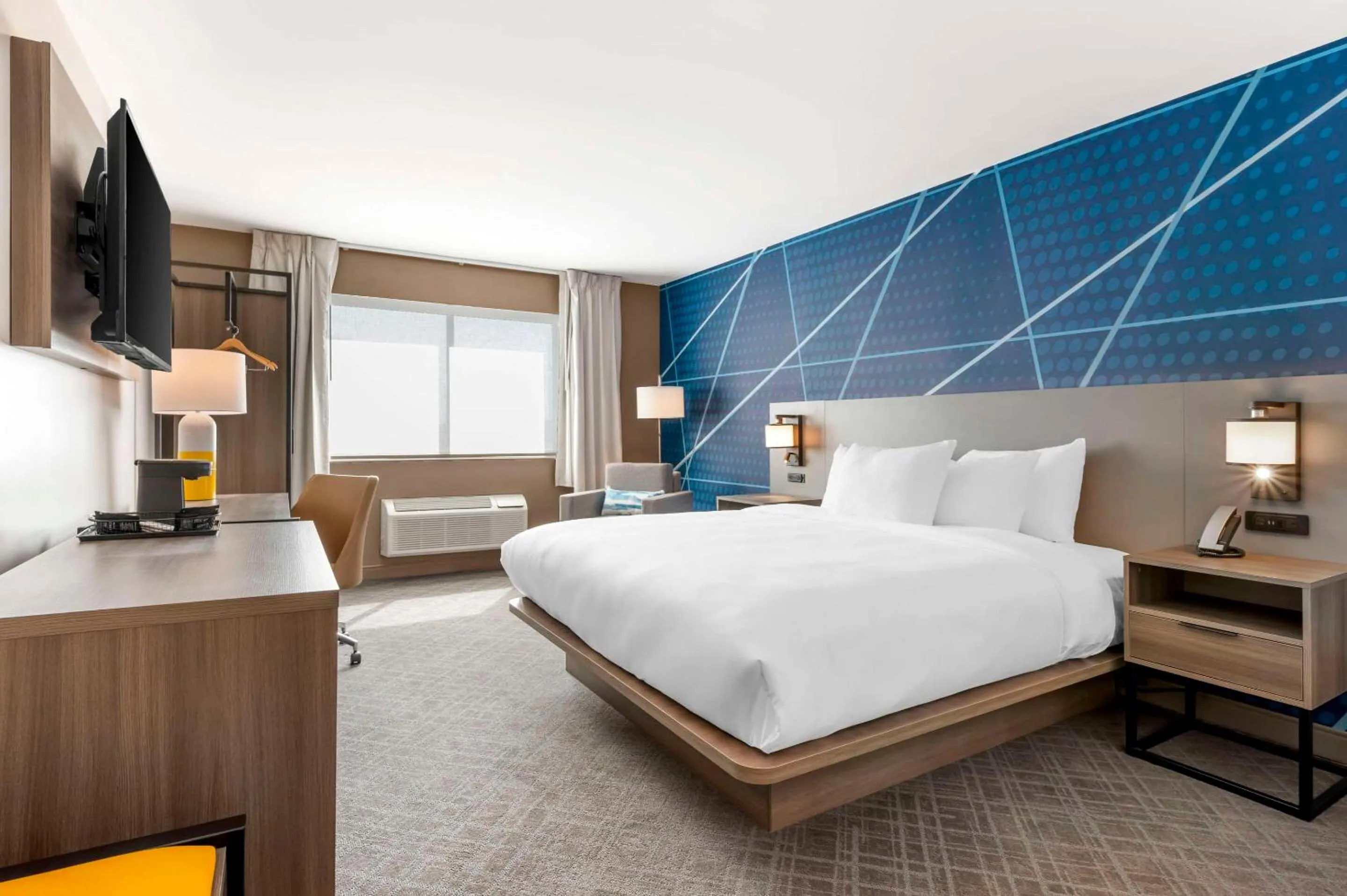 Bedroom, Bed in Comfort Inn Kendallville East