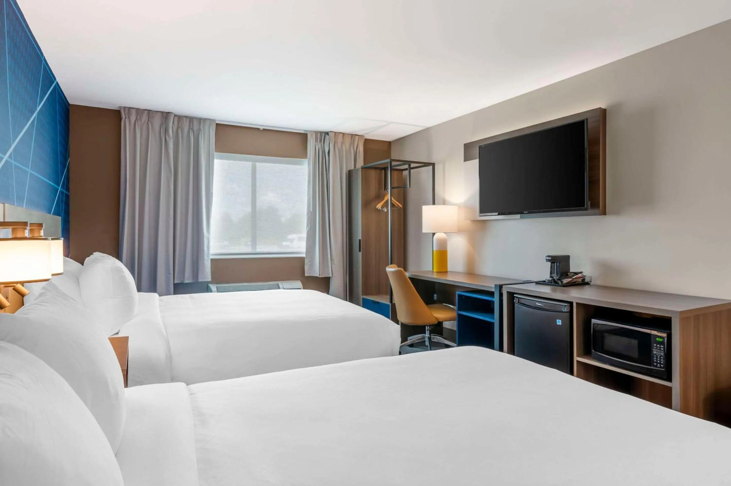 Bedroom, Bed in Comfort Inn Kendallville East