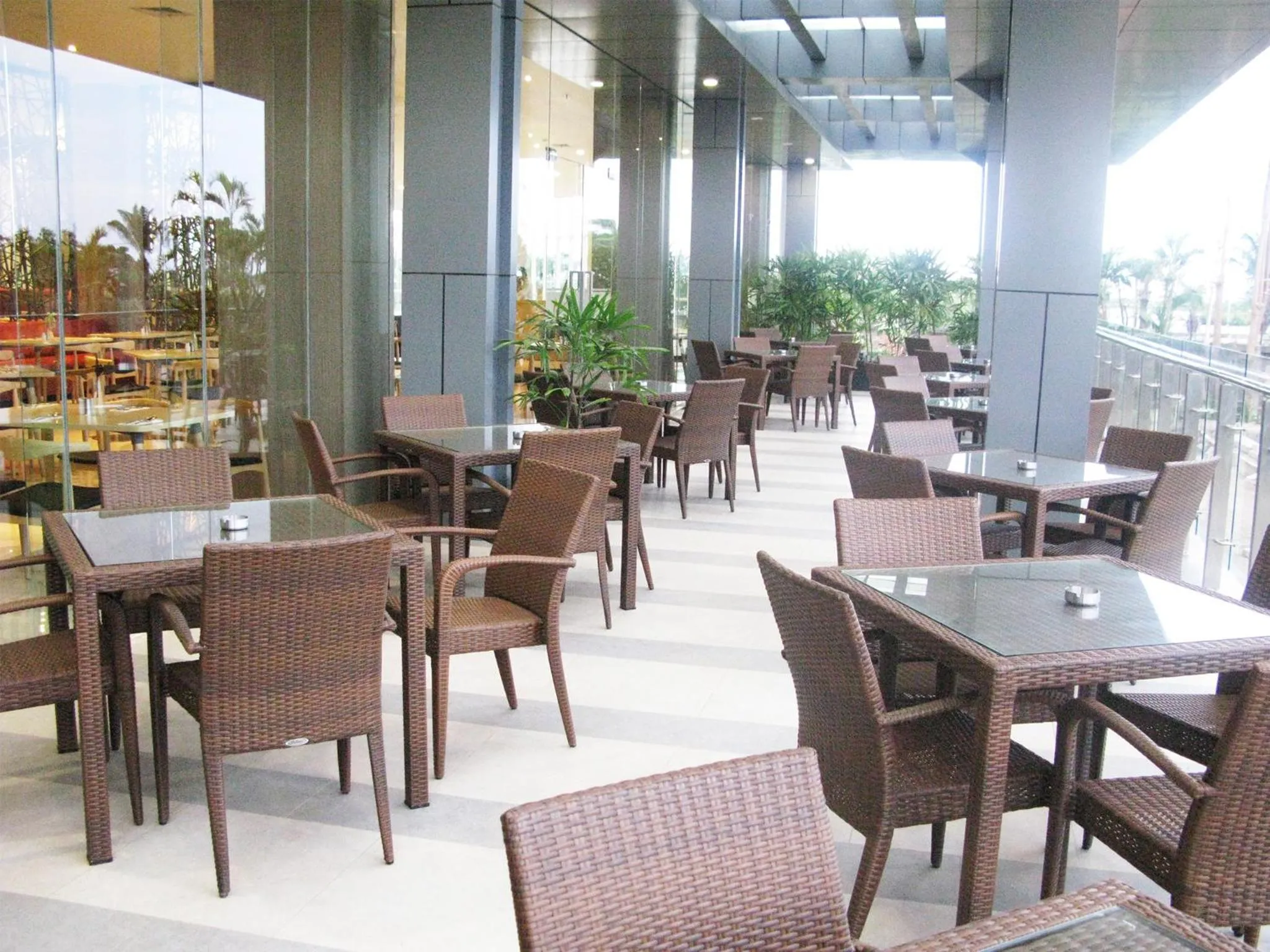 Restaurant/places to eat in Gammara Hotel Makassar