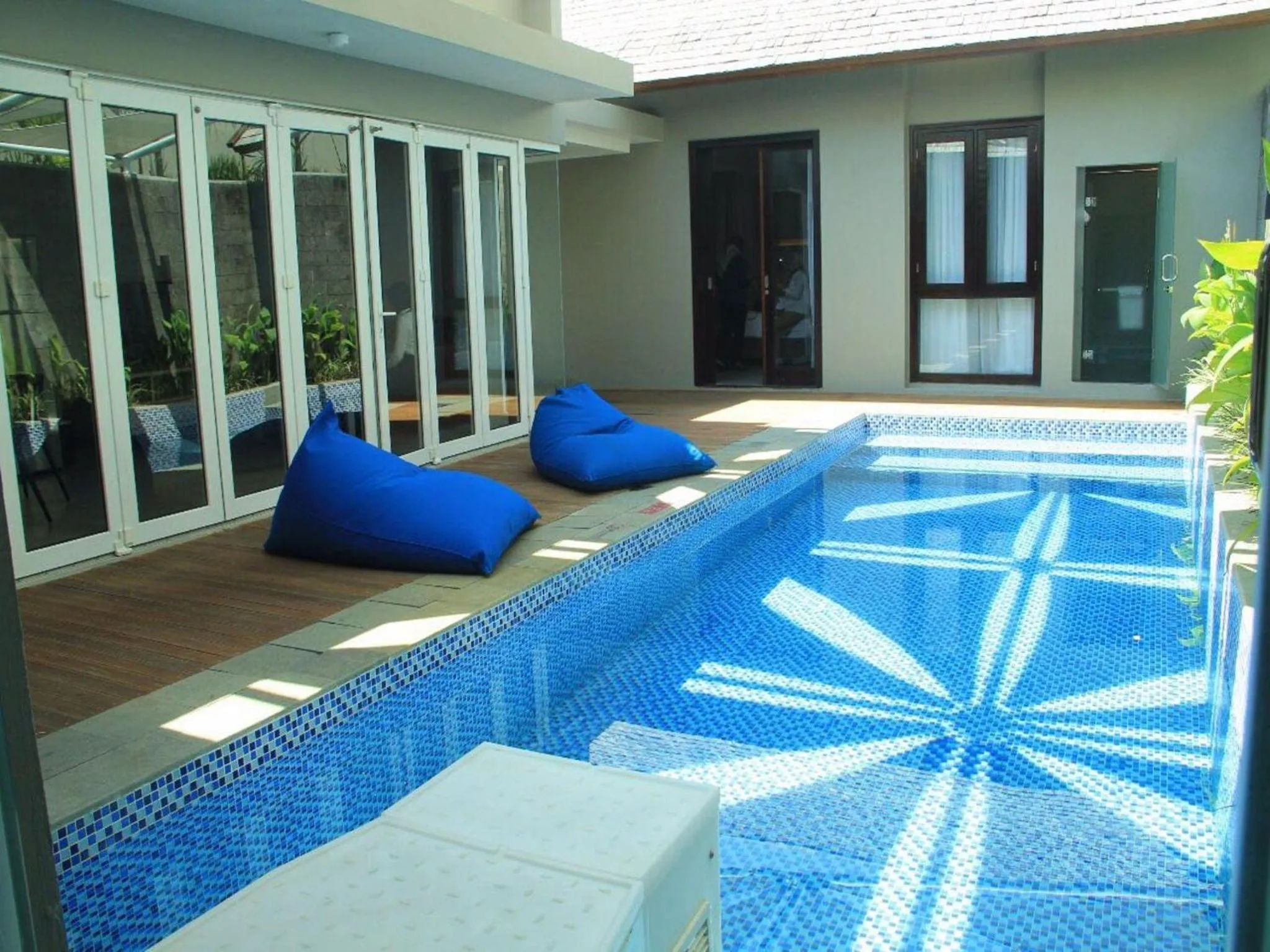 Swimming pool in Gammara Hotel Makassar