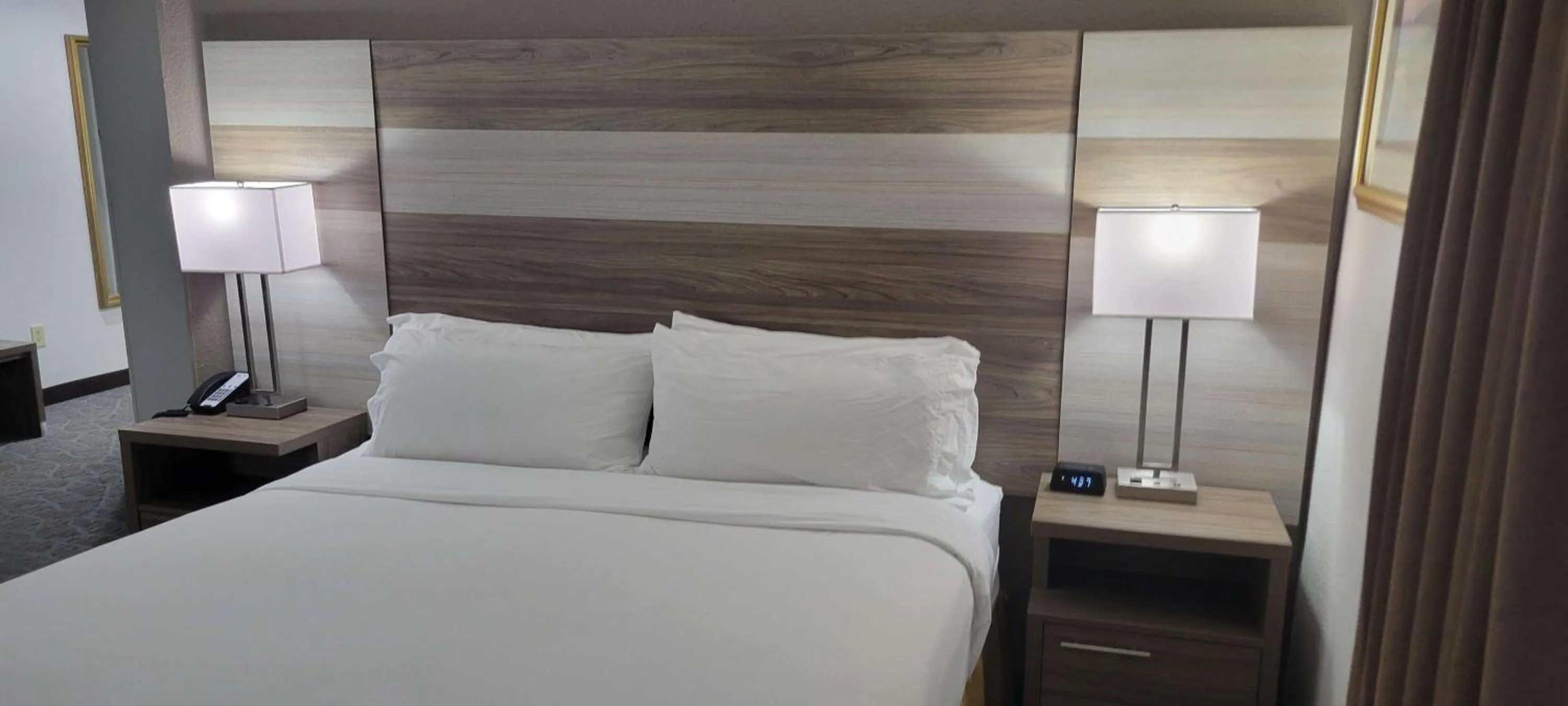 Bedroom, Bed in Holiday Inn Express Kernersville