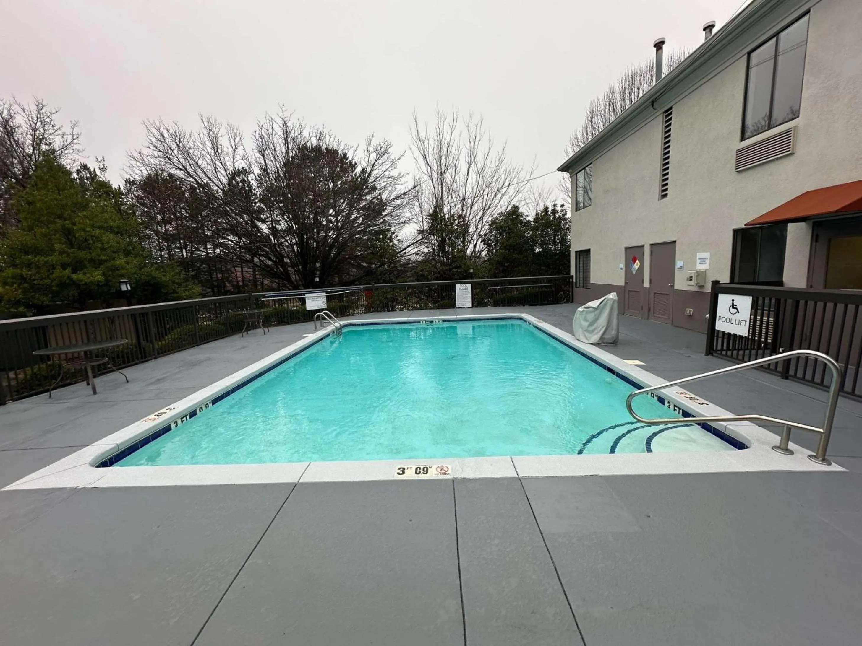 Pool view, Swimming Pool in Holiday Inn Express Kernersville