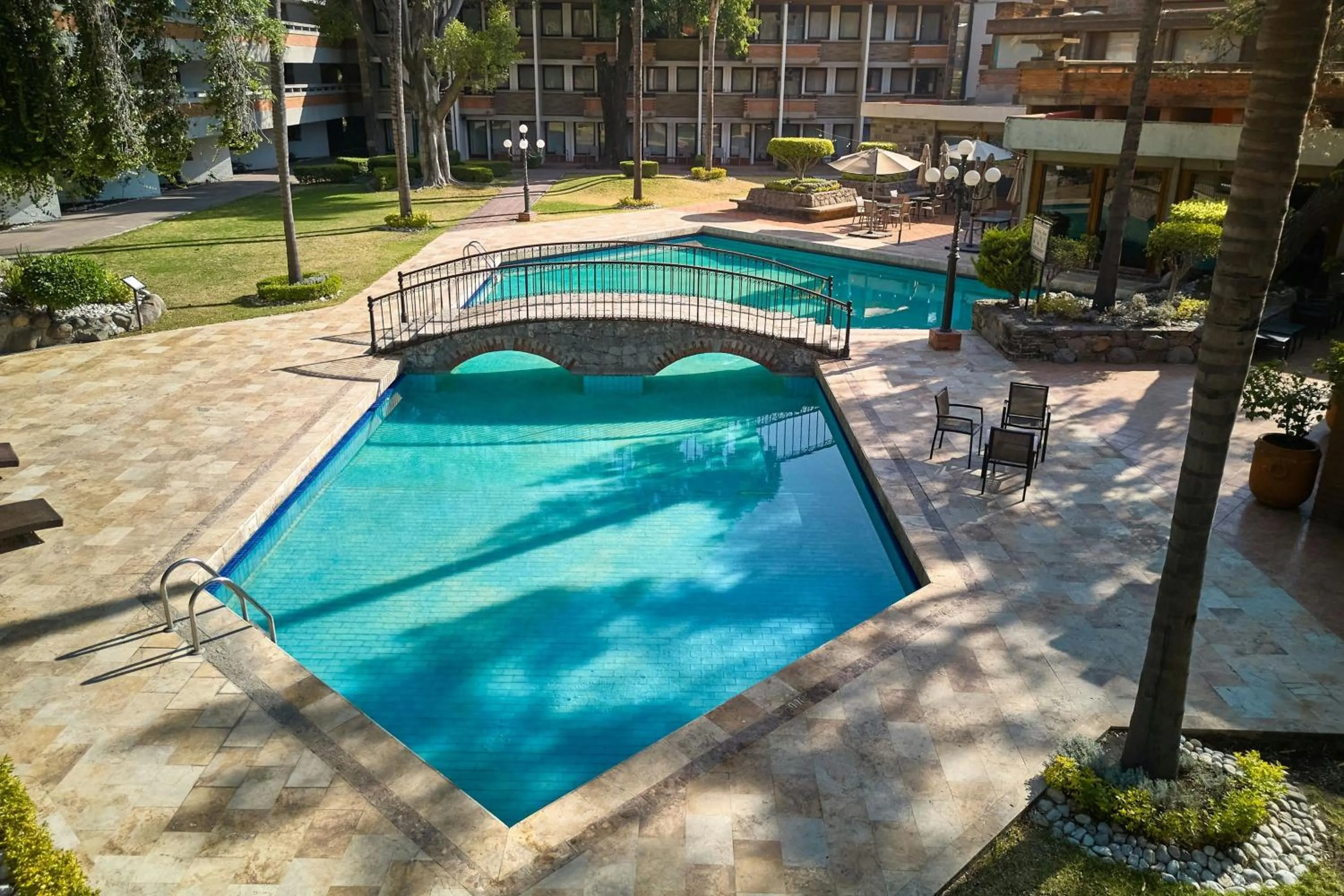Swimming pool in Marriott Puebla Hotel Meson del Angel
