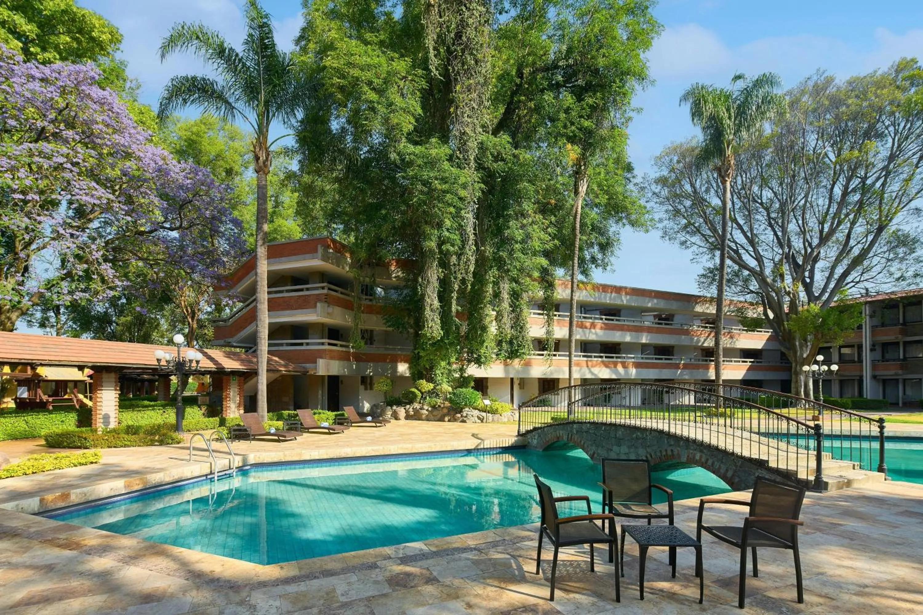 Swimming pool in Marriott Puebla Hotel Meson del Angel