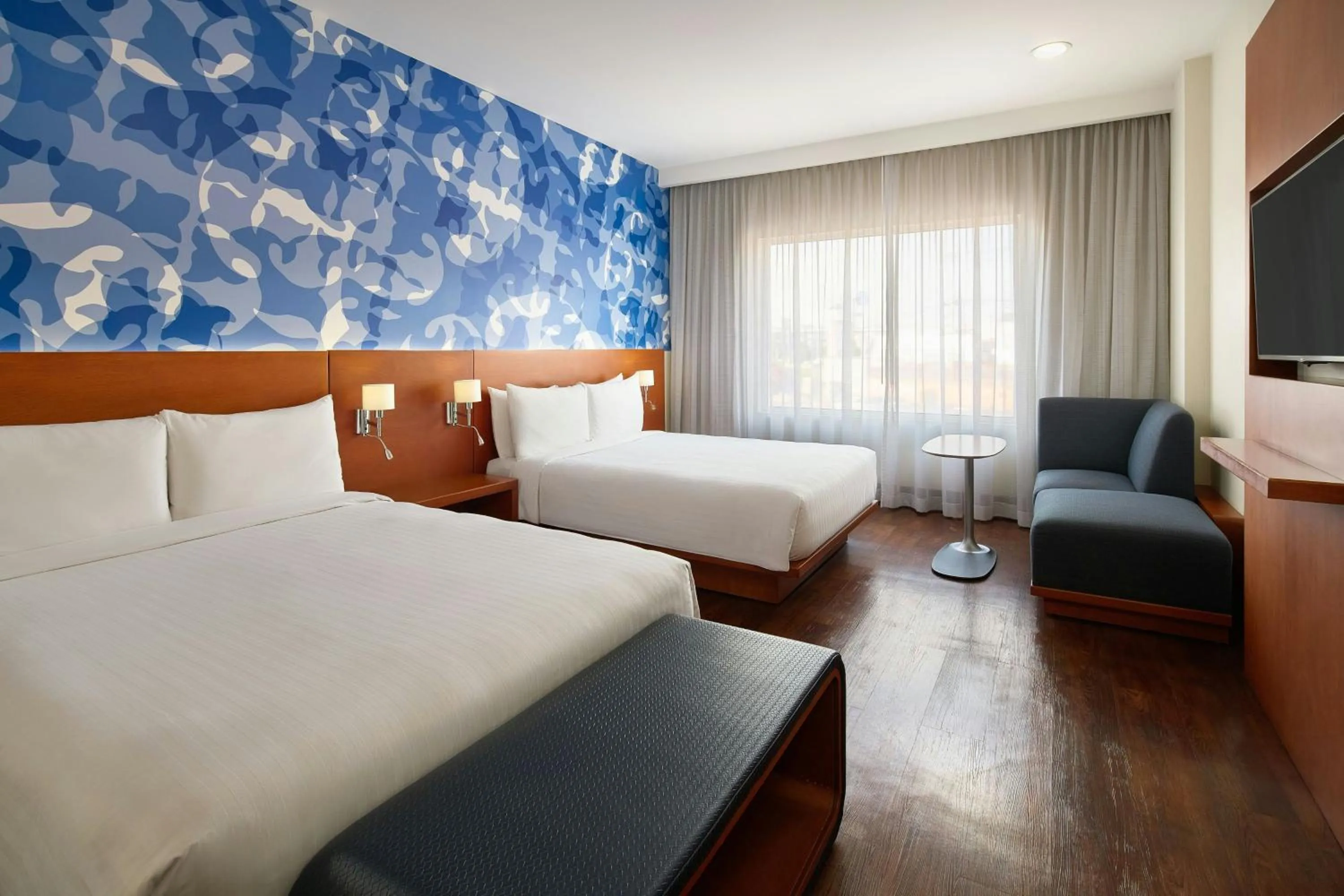 Photo of the whole room, Bed in Marriott Puebla Hotel Meson del Angel