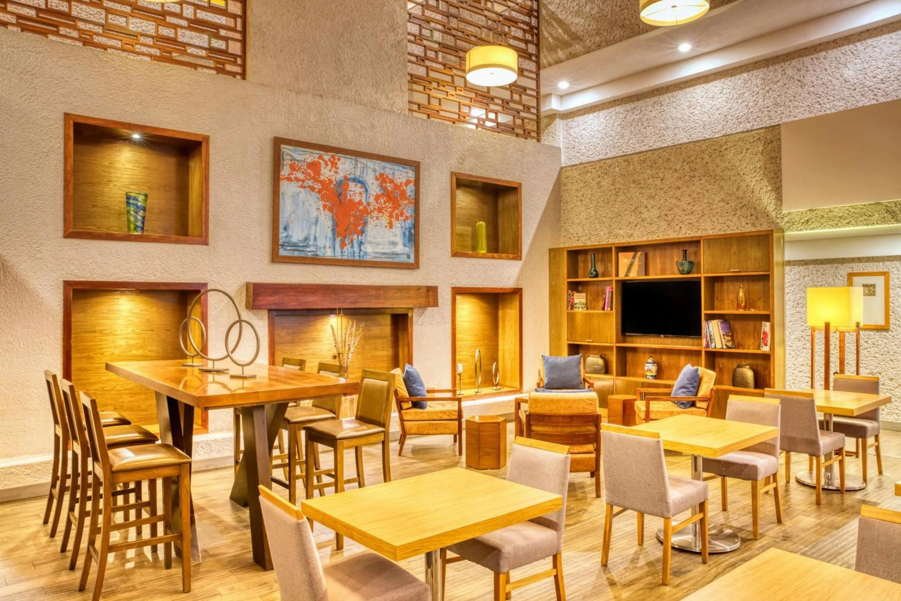 Lounge or bar in Marriott Puebla Hotel Meson del Angel