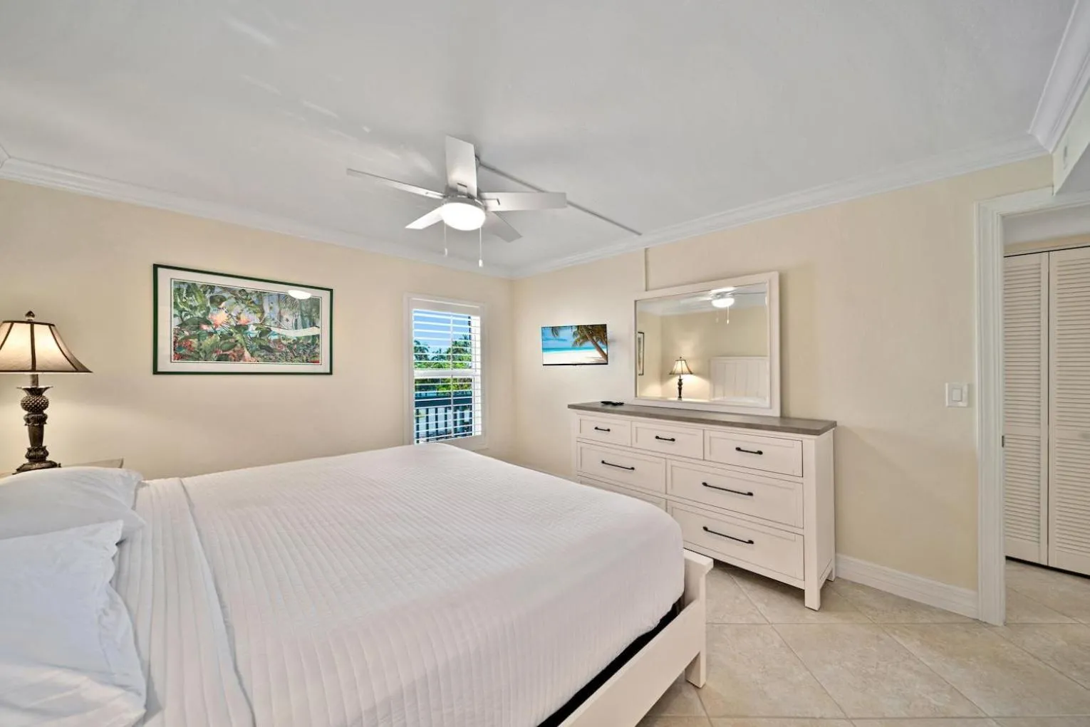 Bed in Villa 2424 (South Seas Beach Villas 3)