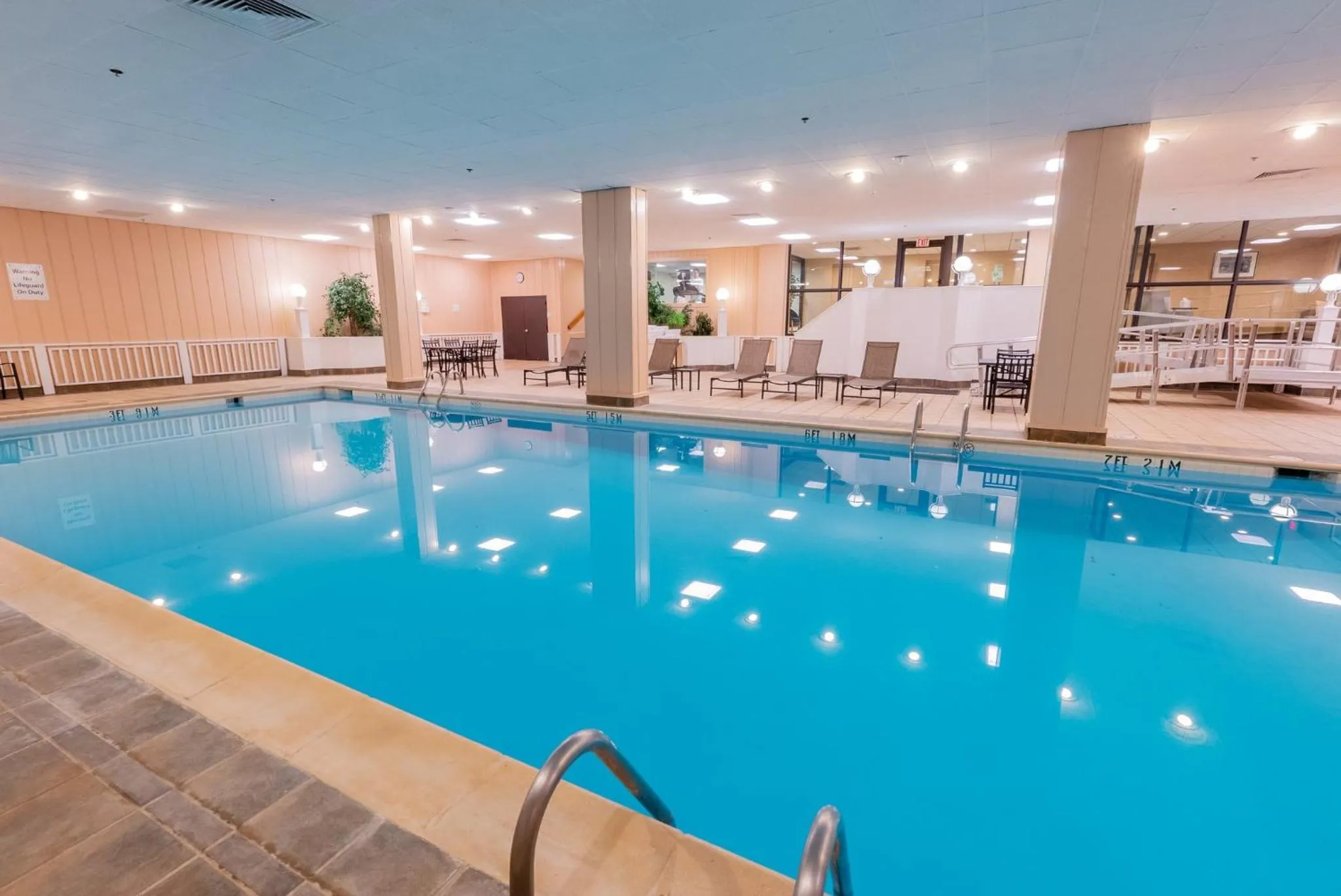 Swimming pool in Holiday Inn Portland-By the Bay by IHG