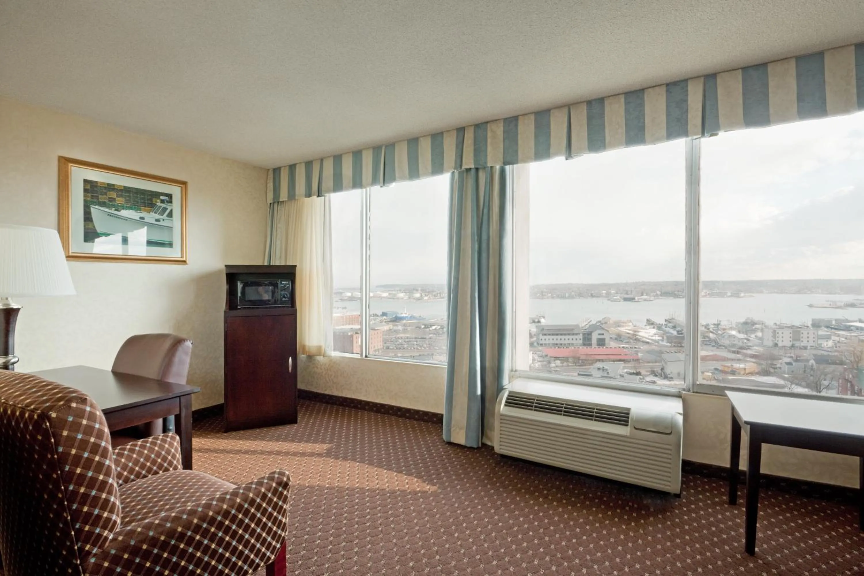 Photo of the whole room in Holiday Inn Portland-By the Bay by IHG