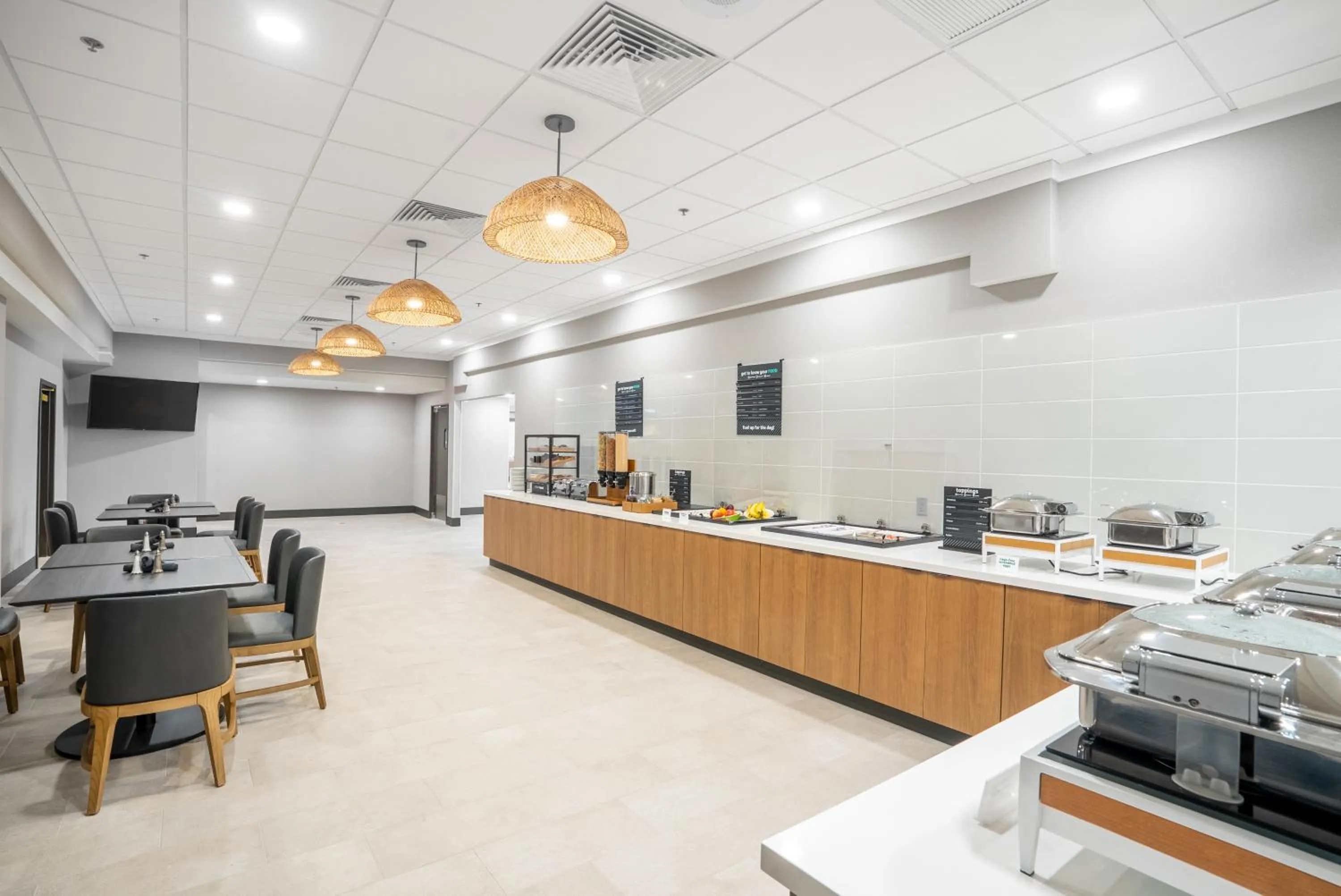 Restaurant/places to eat in Holiday Inn Portland-By the Bay by IHG