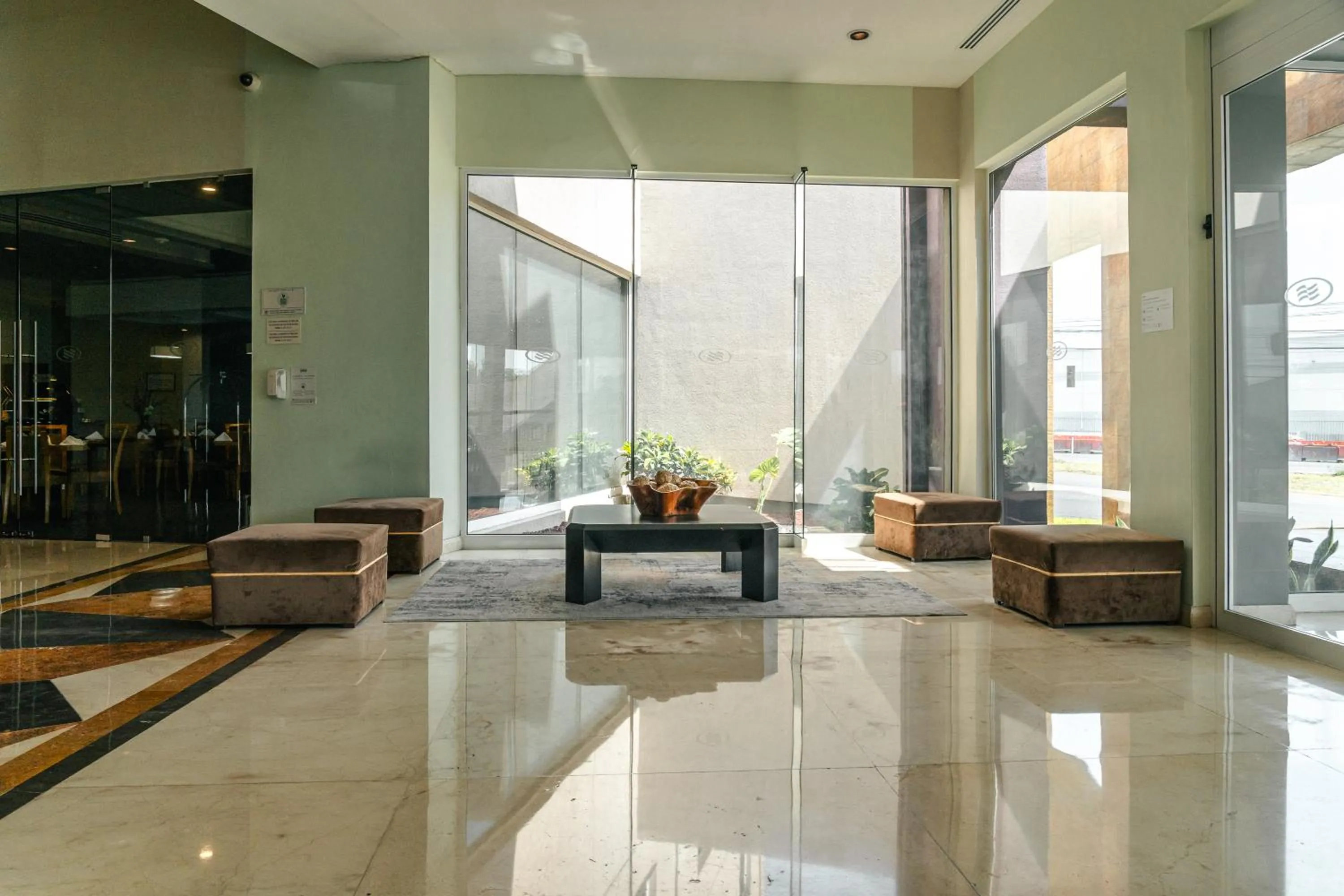 Lobby or reception in Crowne Plaza Monterrey Aeropuerto by IHG