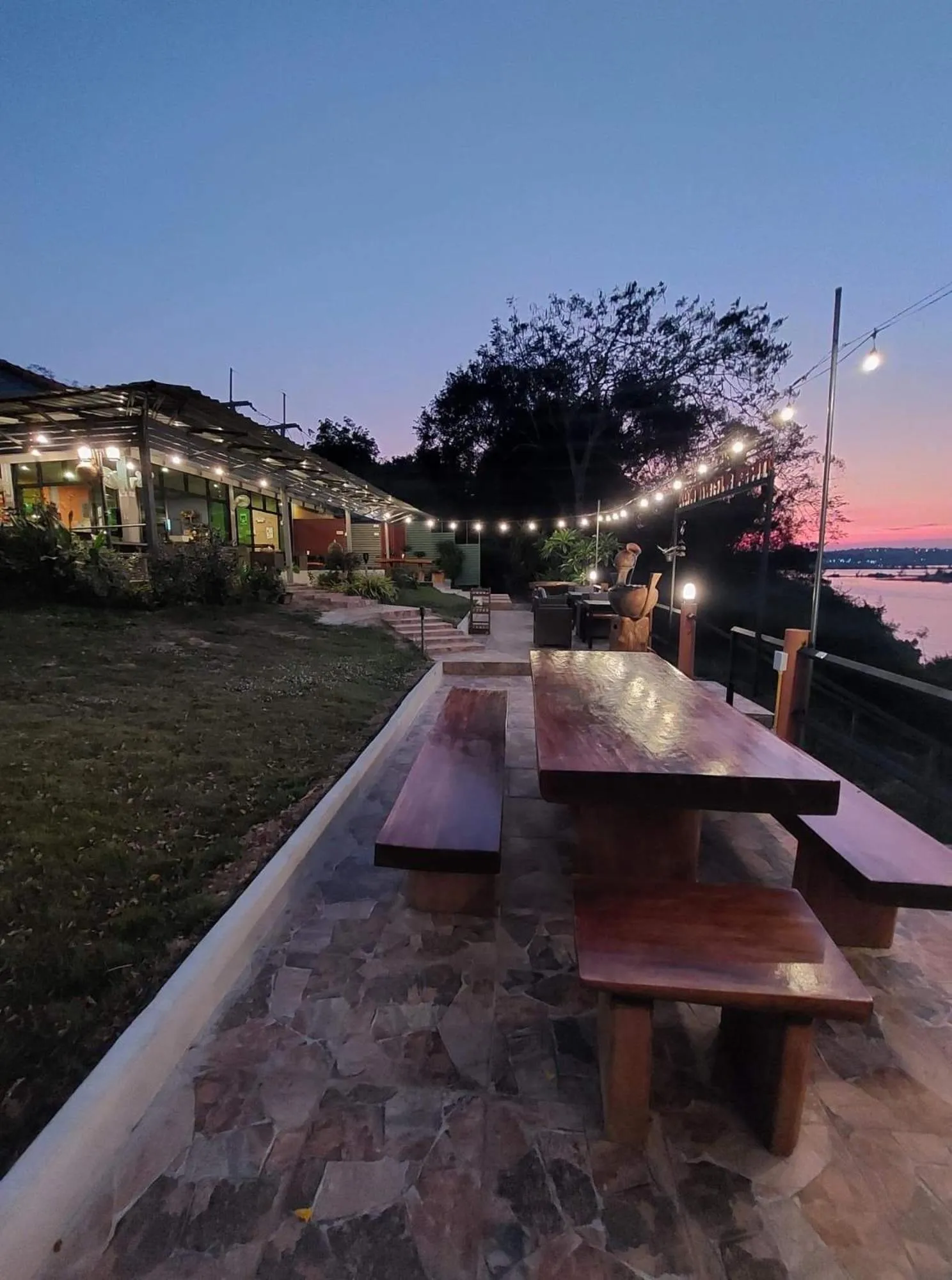 Restaurant/places to eat in Khong Chiam Orchid Riverside Resort
