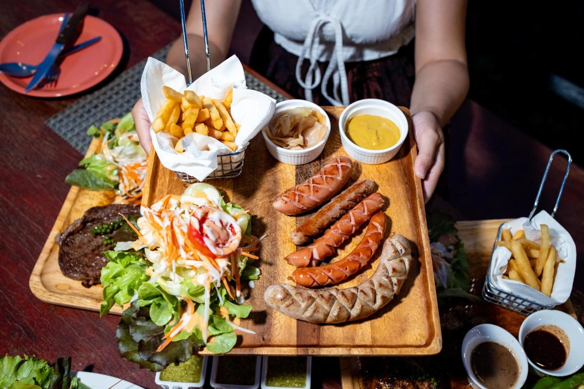 Food and drinks in Khong Chiam Orchid Riverside Resort