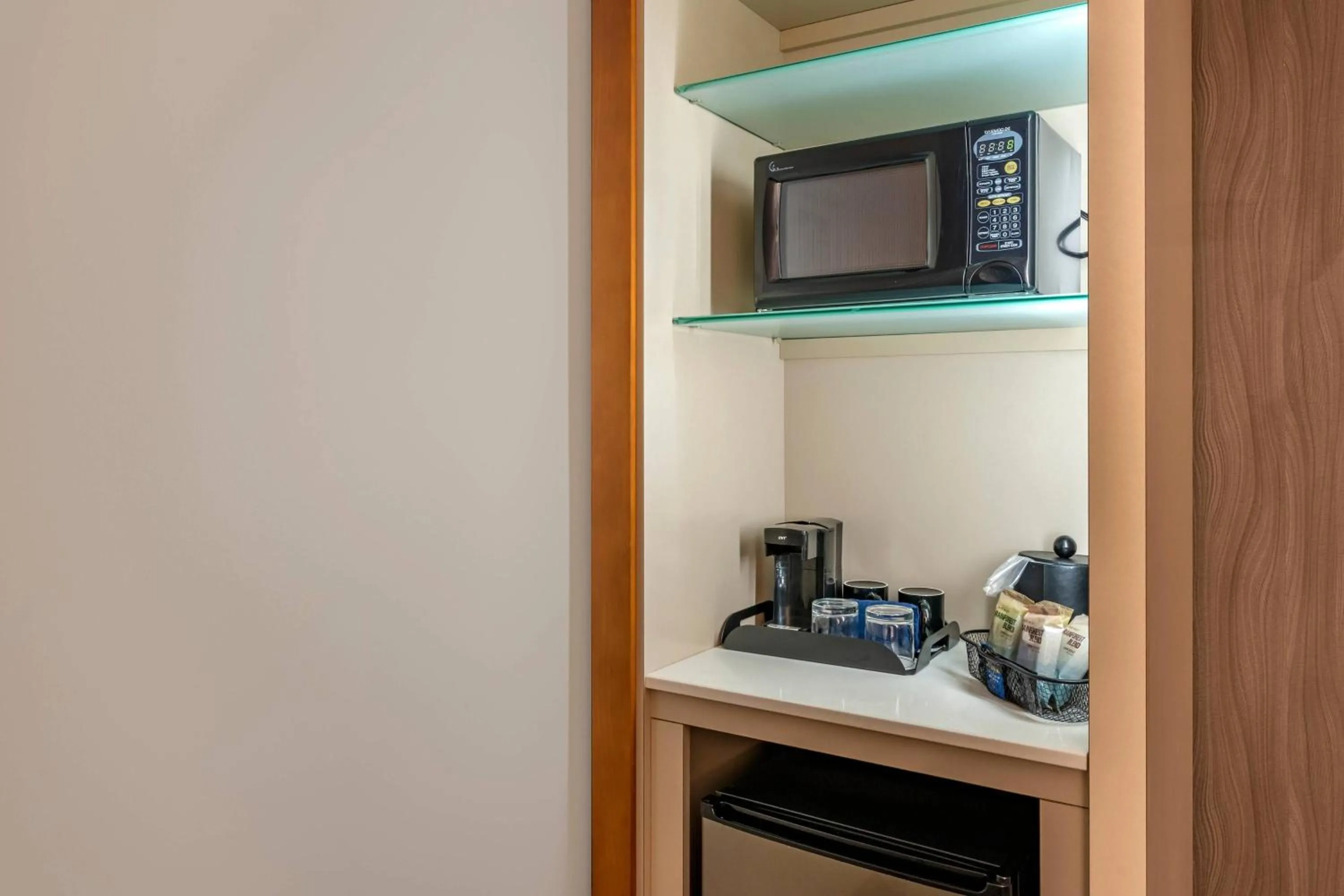 Kitchen or kitchenette in SpringHill Suites Vero Beach